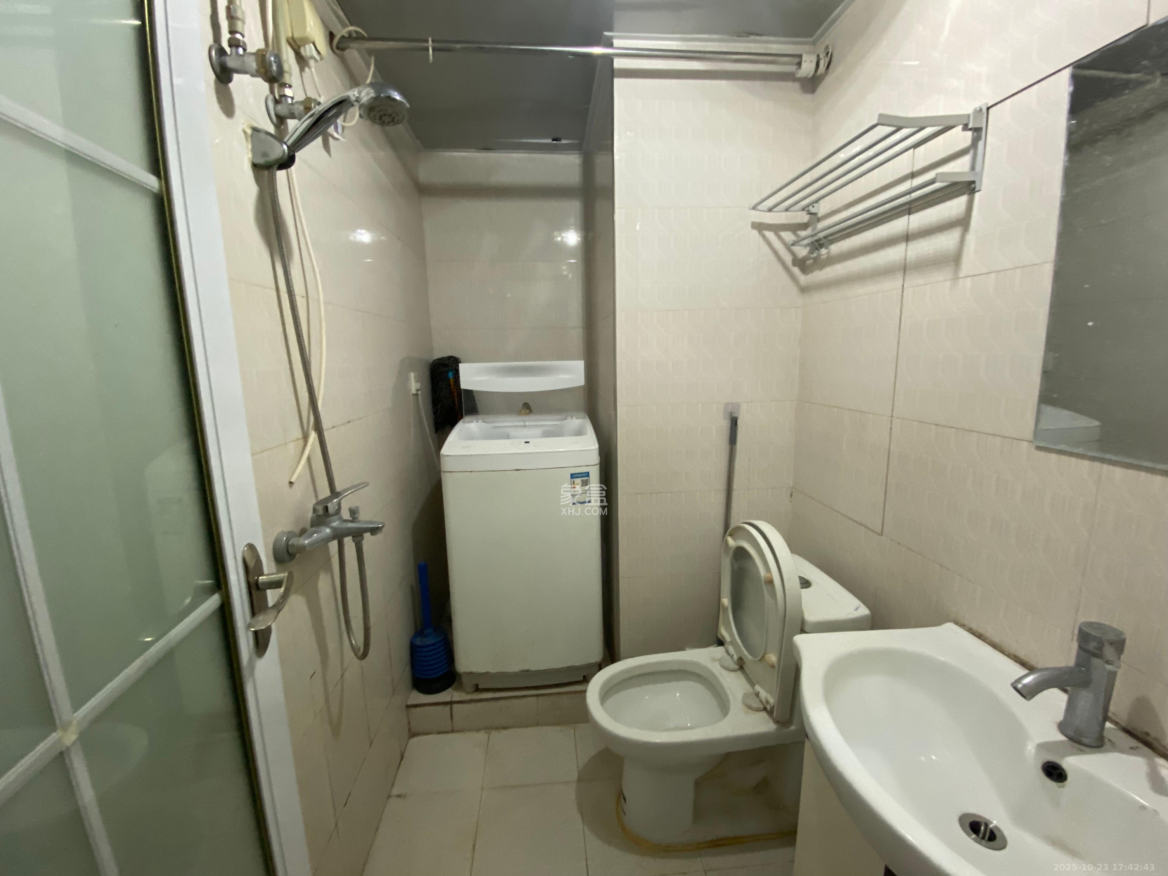 雅第大厦  1室1厅1卫    1800.0元/月室内图