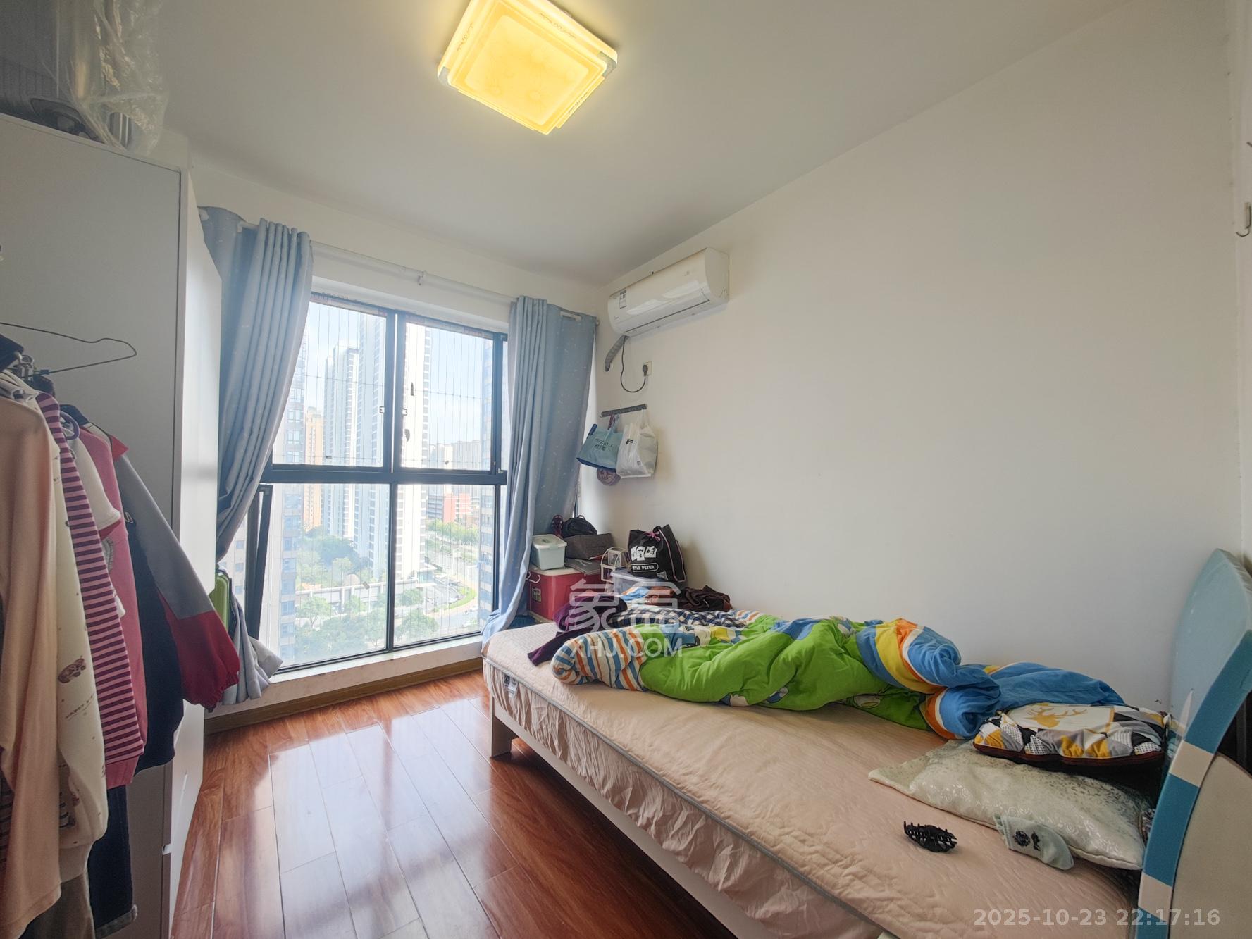 潇湘名城(新里程潇湘名城)  1室2厅2卫    96.0万卧室