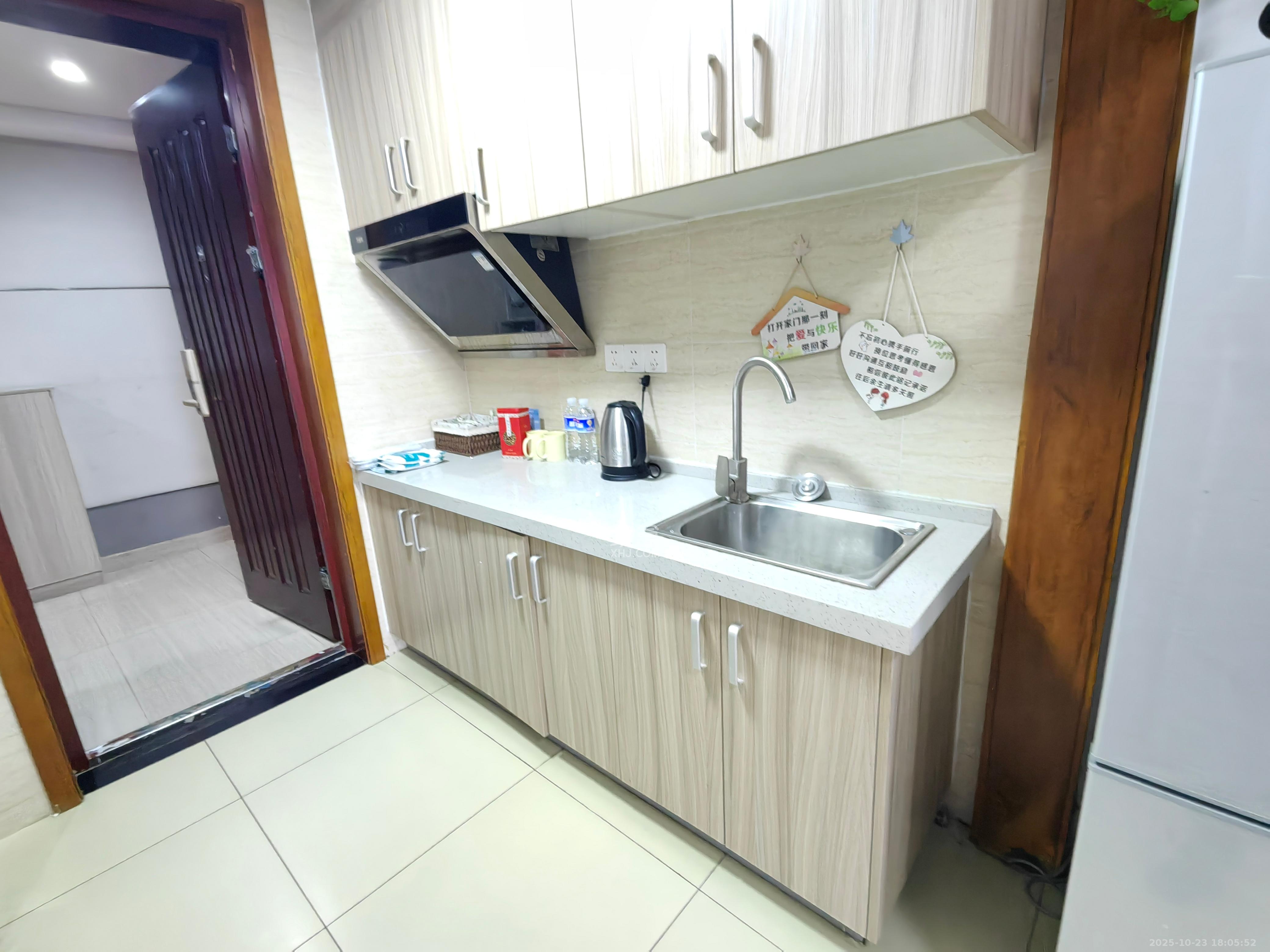 京武浪琴山一、二期  1室1厅2卫    1800.0元/月室内图