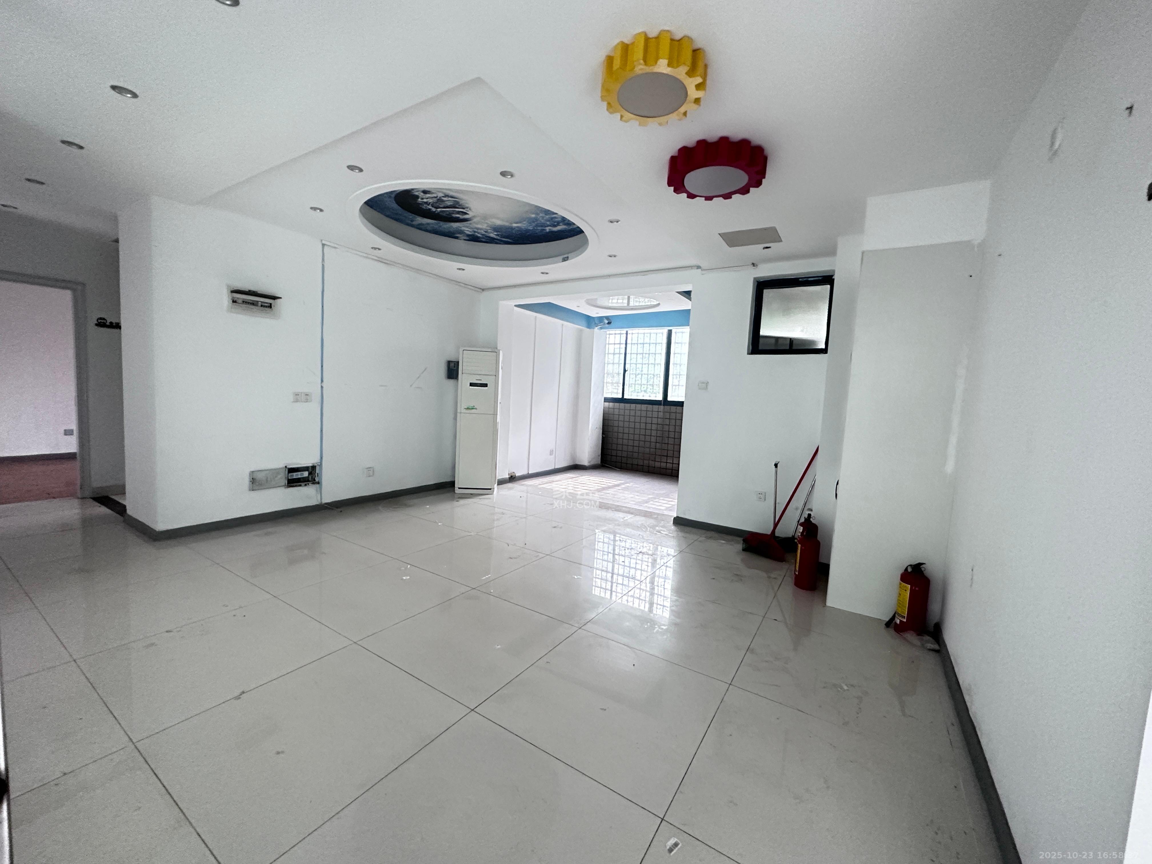 湘江世纪城聚江苑  3室2厅1卫    3000.0元/月