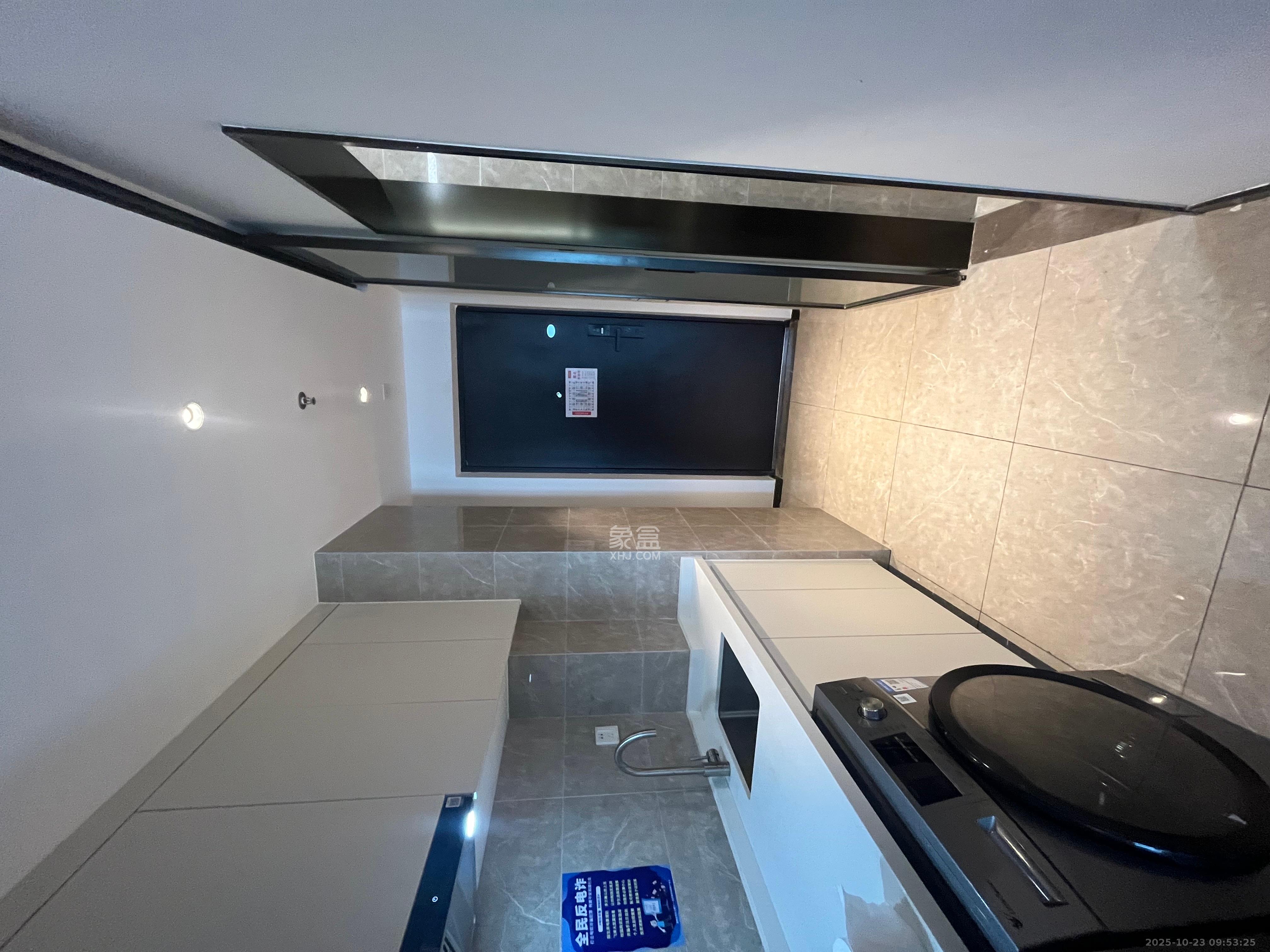 华润置地中心  1室1厅1卫    2300.0元/月室内图