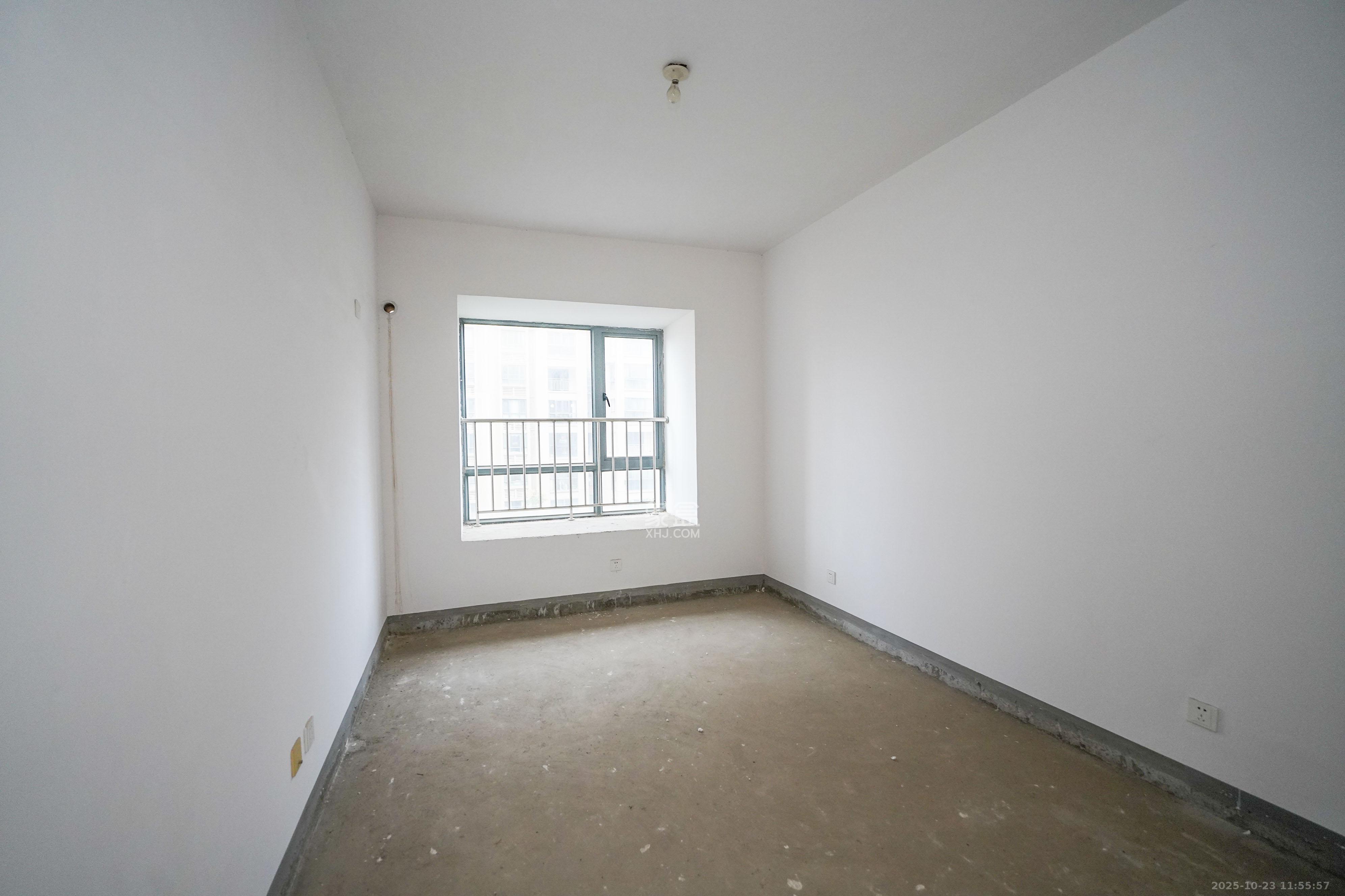 和美星城  3室2厅2卫    78.0万 和美星城  3室2厅2卫    78.0万卧室