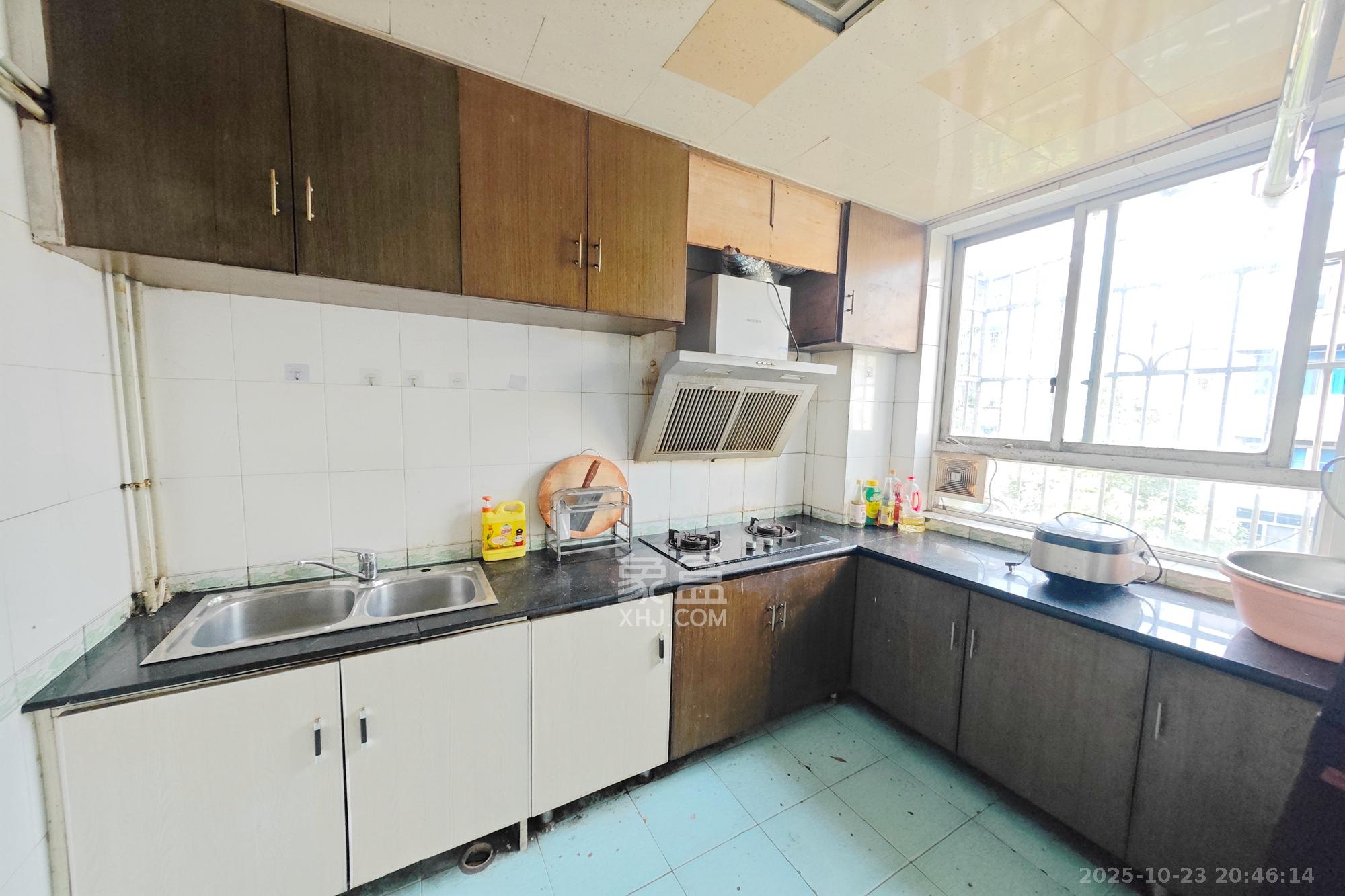 湖工家园  3室2厅1卫    68.8万 湖工家园  3室2厅1卫    68.8万厨房