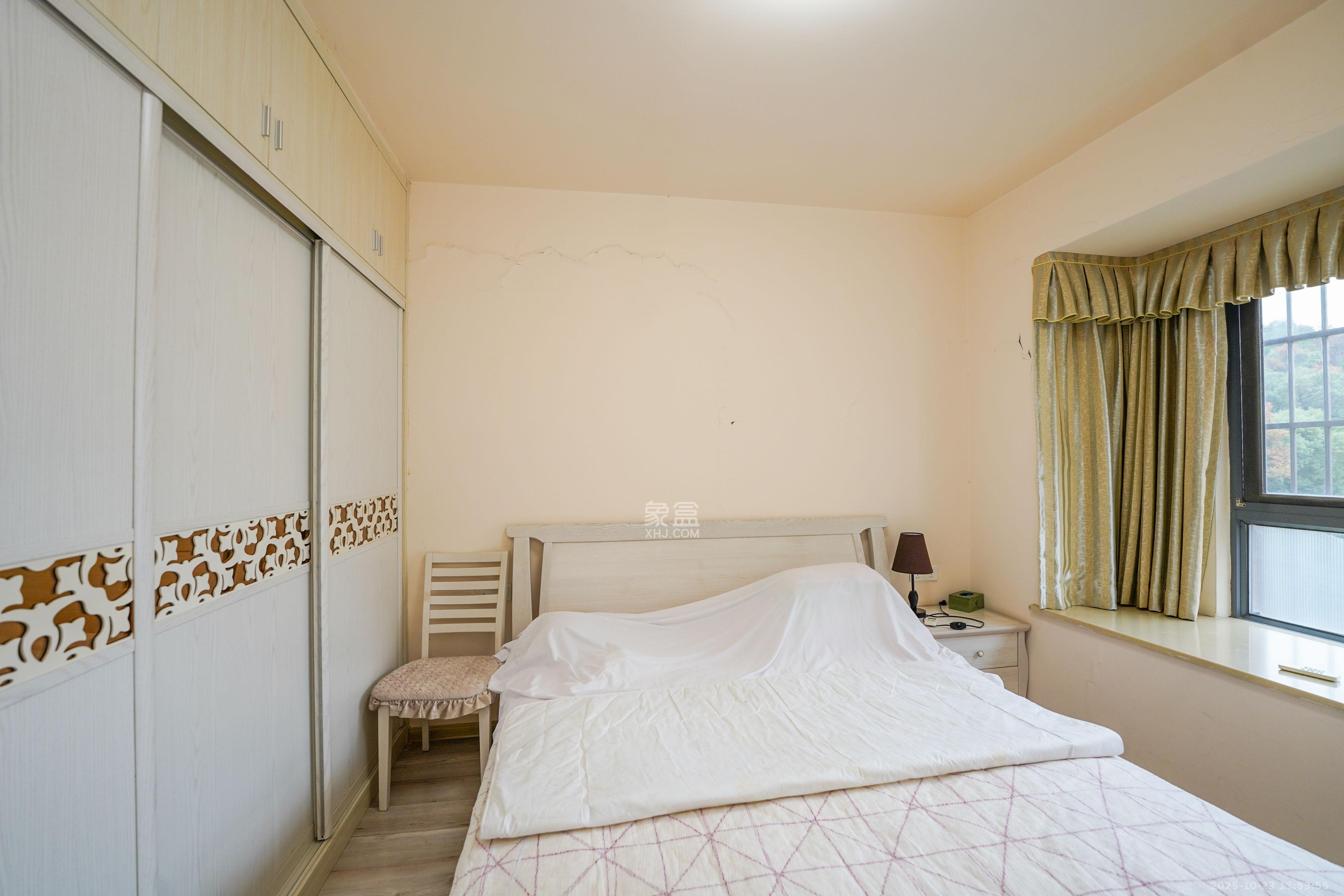 山水嘉园  3室2厅1卫    55.0万卧室