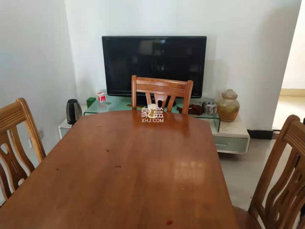 金域湾畔  2室1厅1卫    2300.0元/月室内图