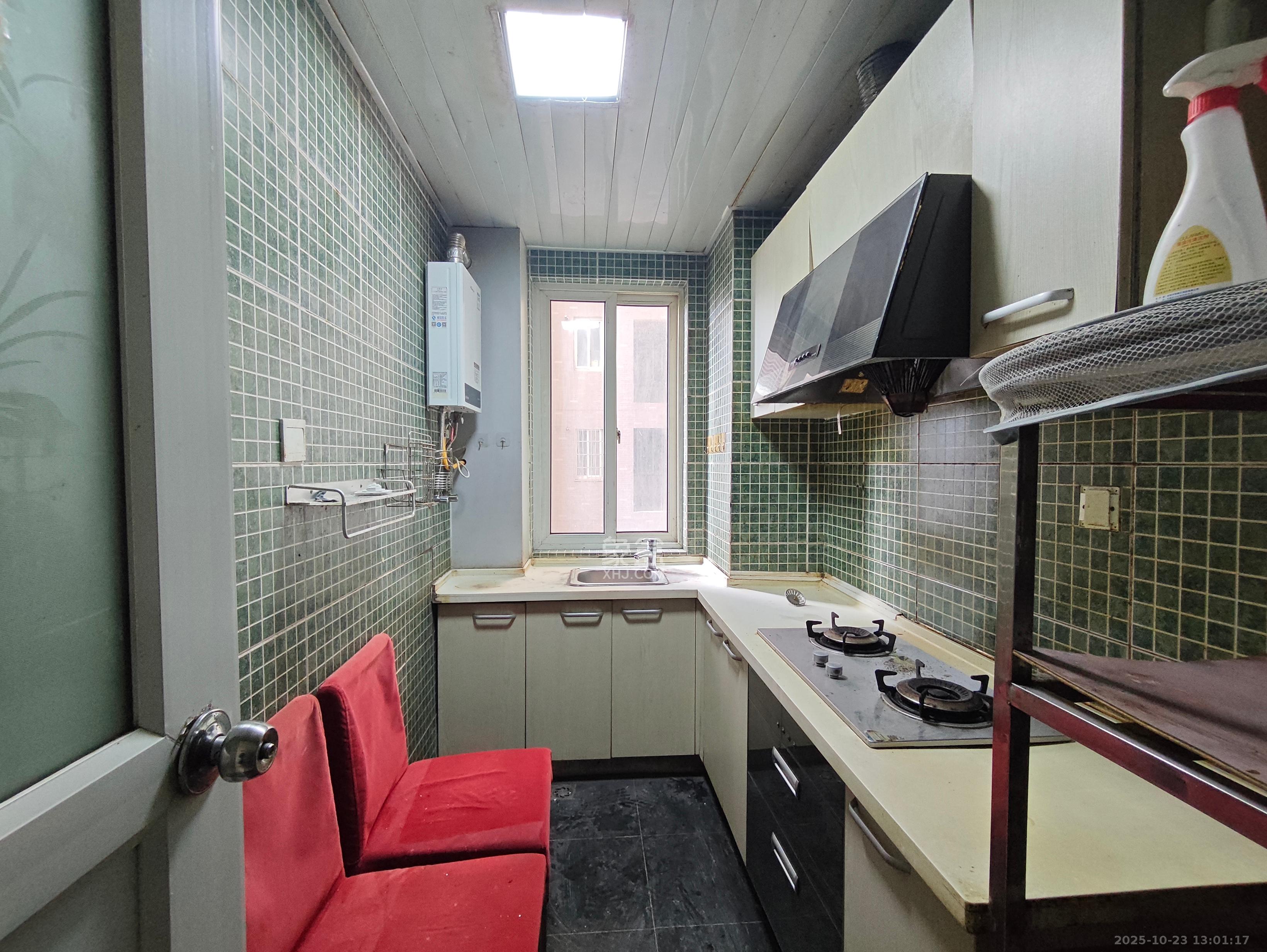 未来蜂巢  1室2厅1卫    1400.0元/月 未来蜂巢  1室2厅1卫    1400.0元/月室内图