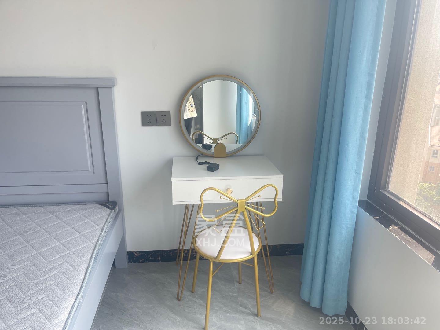 中海珑悦府  1室1厅1卫    1200.0元/月室内图