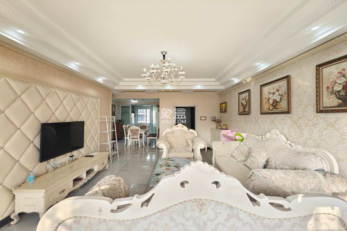 山水湾 3室2厅2卫 2300.0元/月 山水湾 3室2厅2卫 2300.0元/月室内图