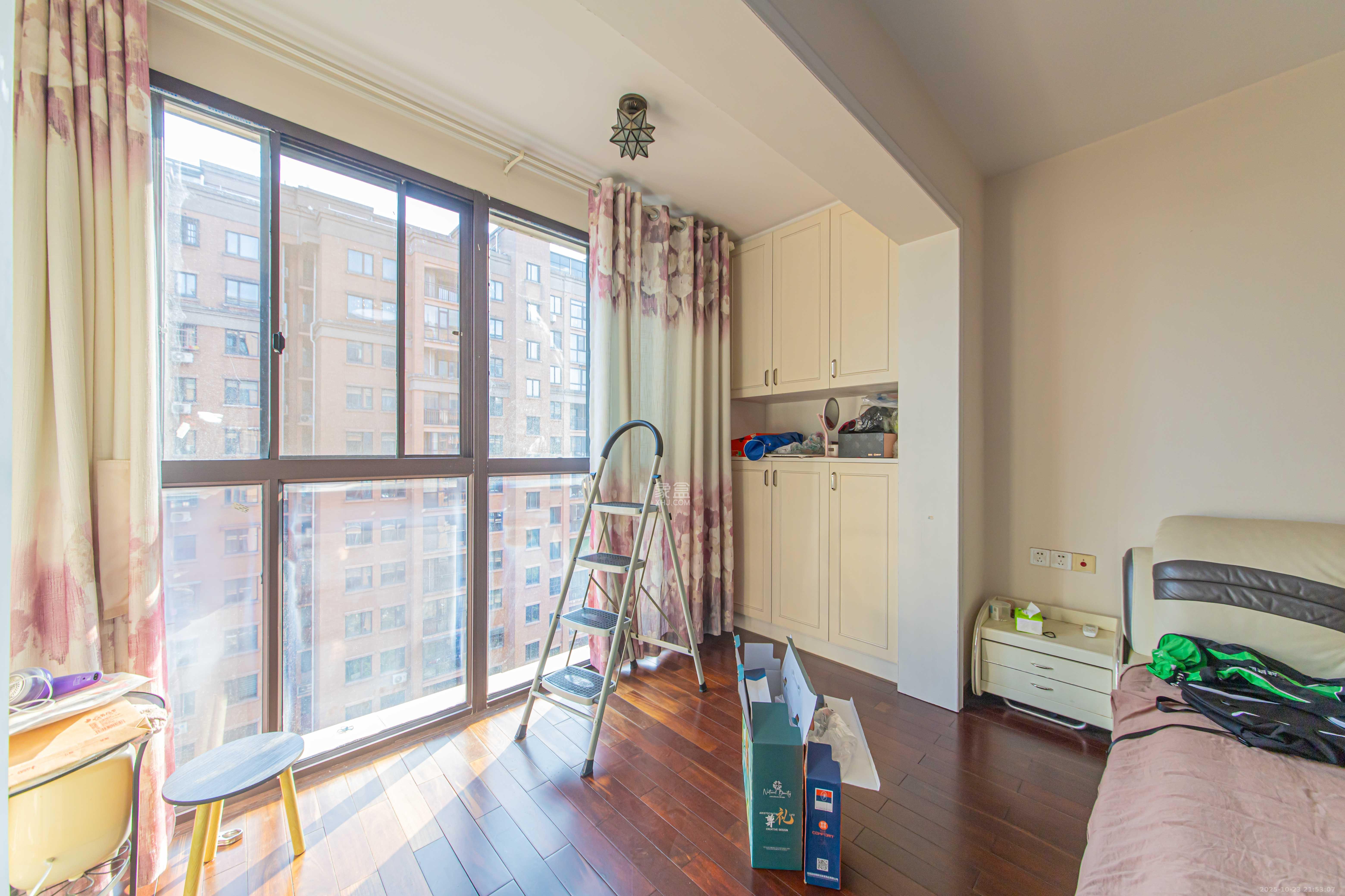 鑫远和城（一、二期）  4室2厅2卫    145.0万阳台