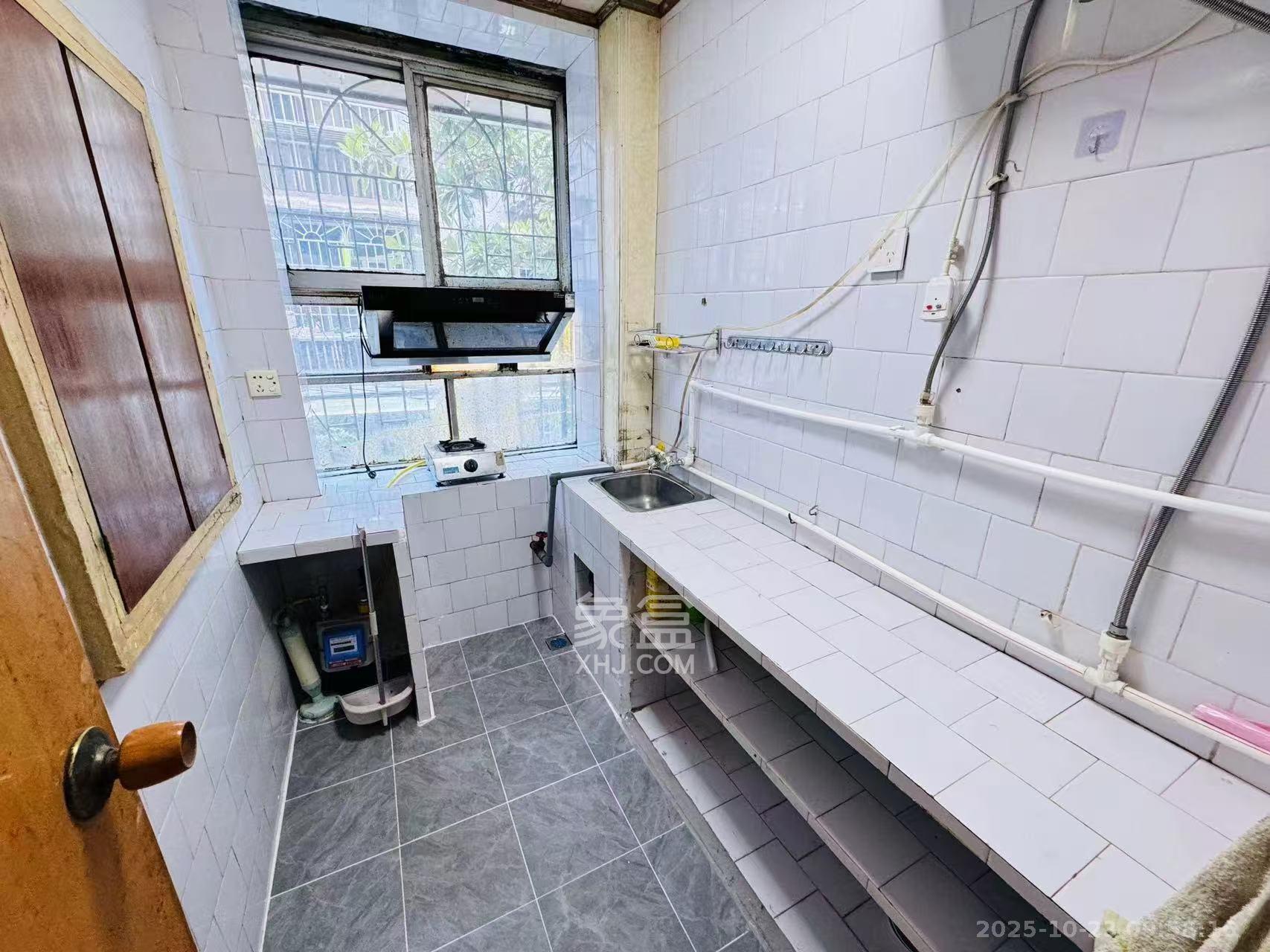 小学教师宿舍（四端里1号院）  2室1厅1卫    1700.0元/月