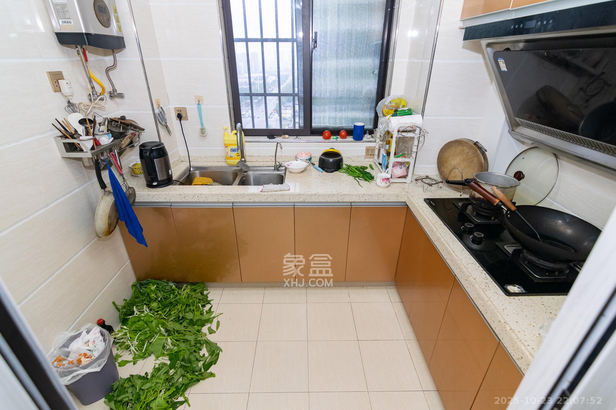 新城国际花都 3室2厅1卫 56.8万 新城国际花都 3室2厅1卫 56.8万厨房