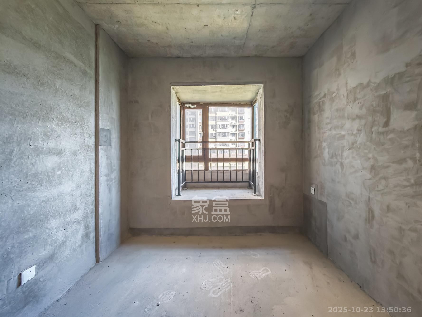 山语城三期  3室2厅2卫    88.0万 山语城三期  3室2厅2卫    88.0万卧室