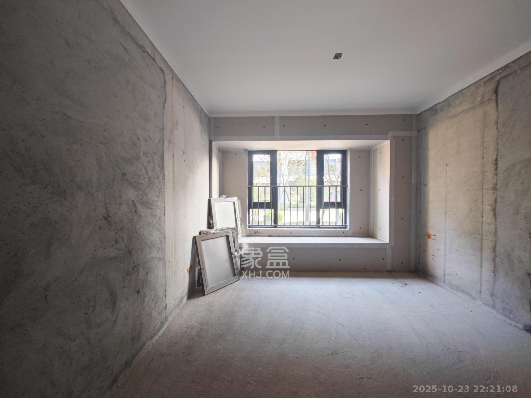 远洋红星天铂二期  3室2厅2卫    110.0万卧室