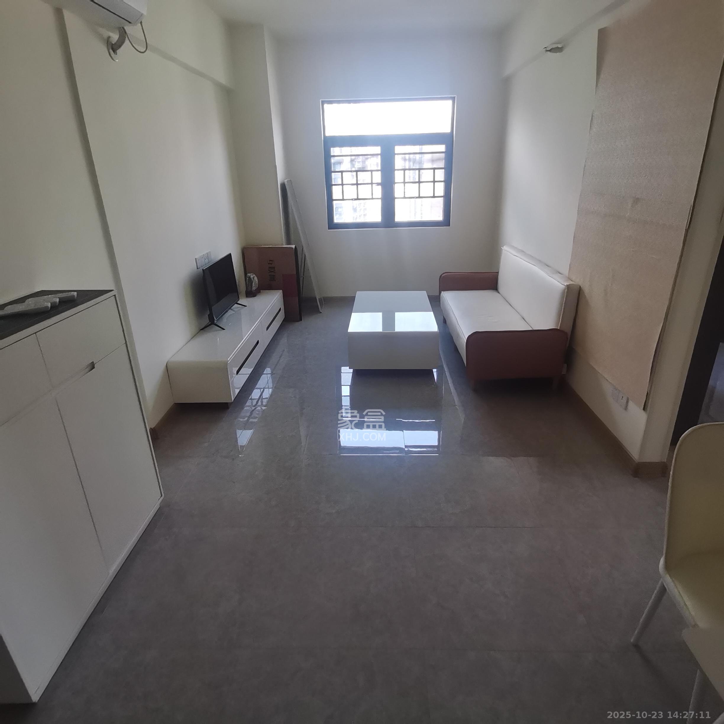 碧桂园印象  2室1厅1卫    2000.0元/月 碧桂园印象  2室1厅1卫    2000.0元/月