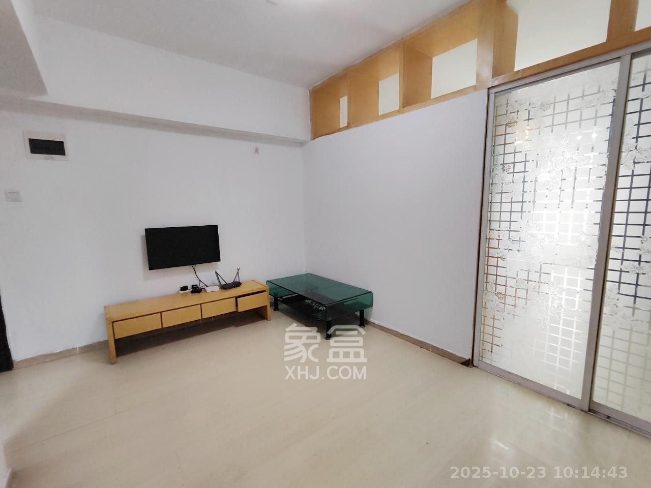 长大卧琥  1室1厅1卫    1500.0元/月室内图