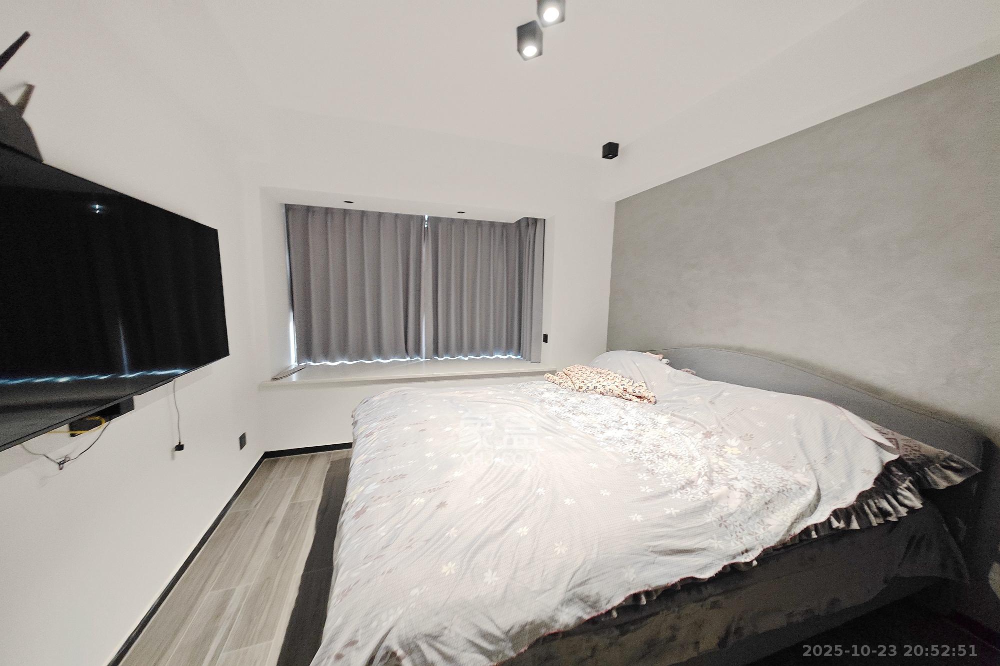 保利大都汇一期、二期  4室2厅2卫    165.0万卧室