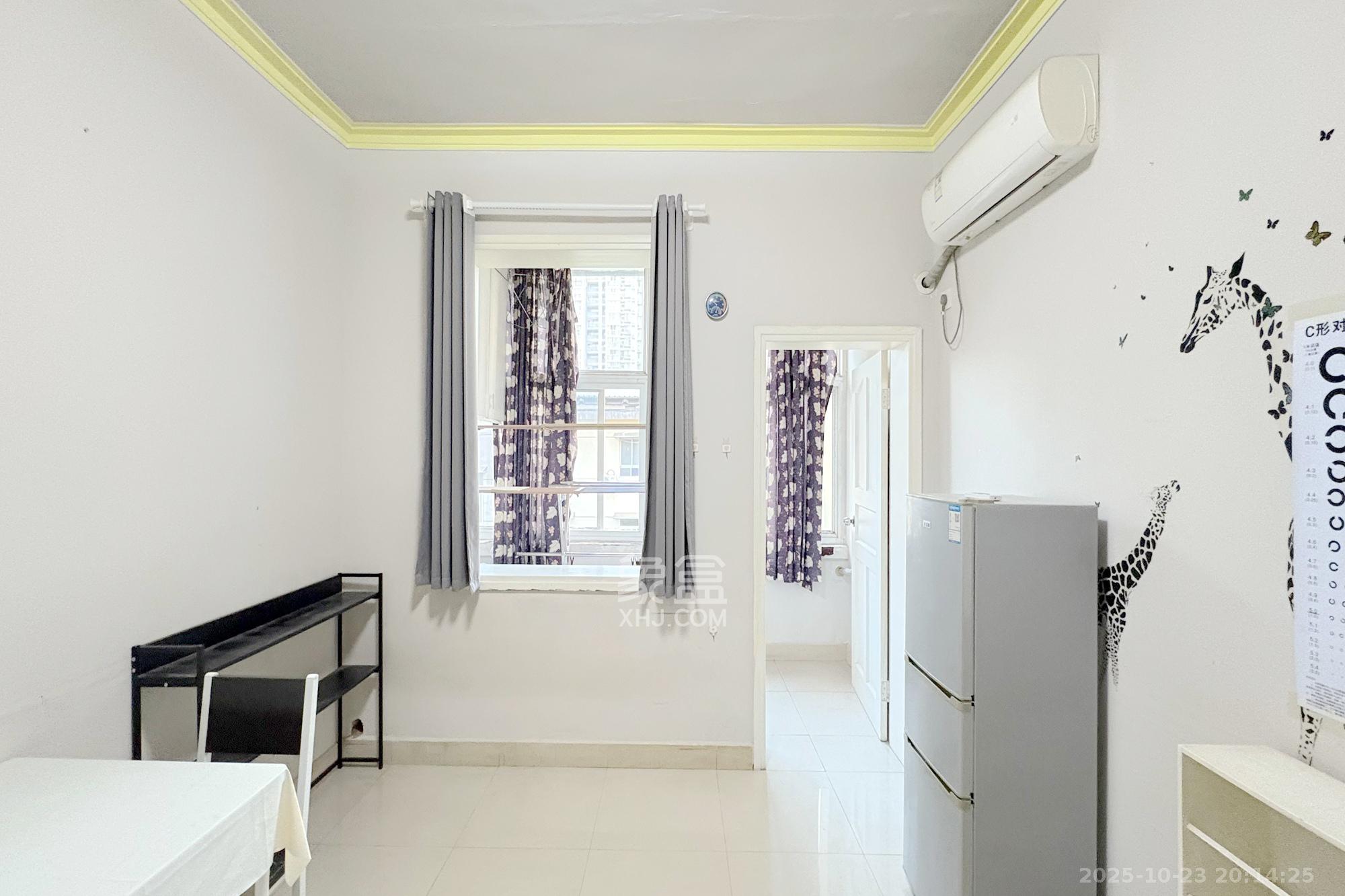 朝阳一、二村 2室1厅1卫 25.0万 朝阳一、二村 2室1厅1卫 25.0万客厅