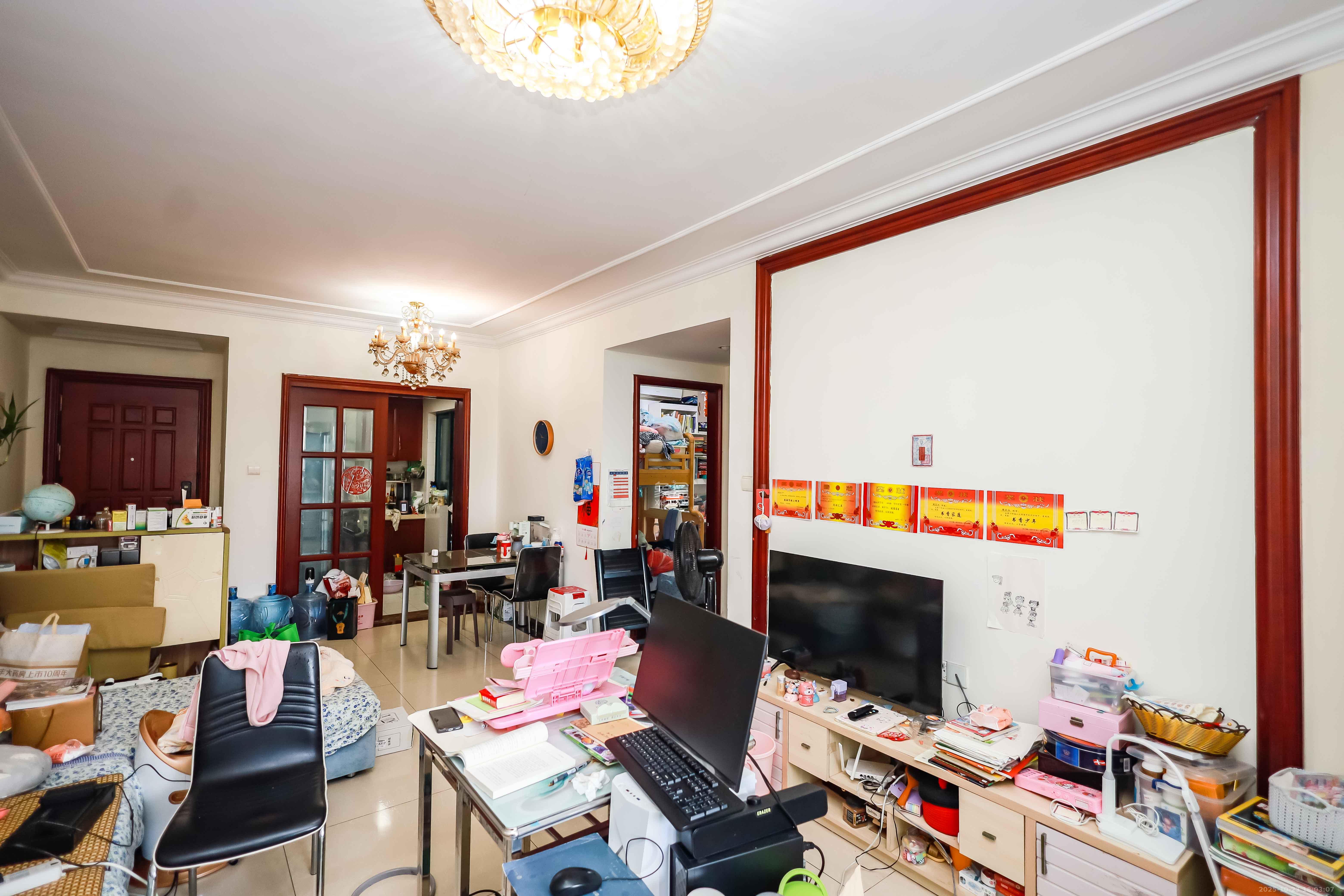 恒大华府 2室2厅1卫 102.0万 恒大华府 2室2厅1卫 102.0万客厅