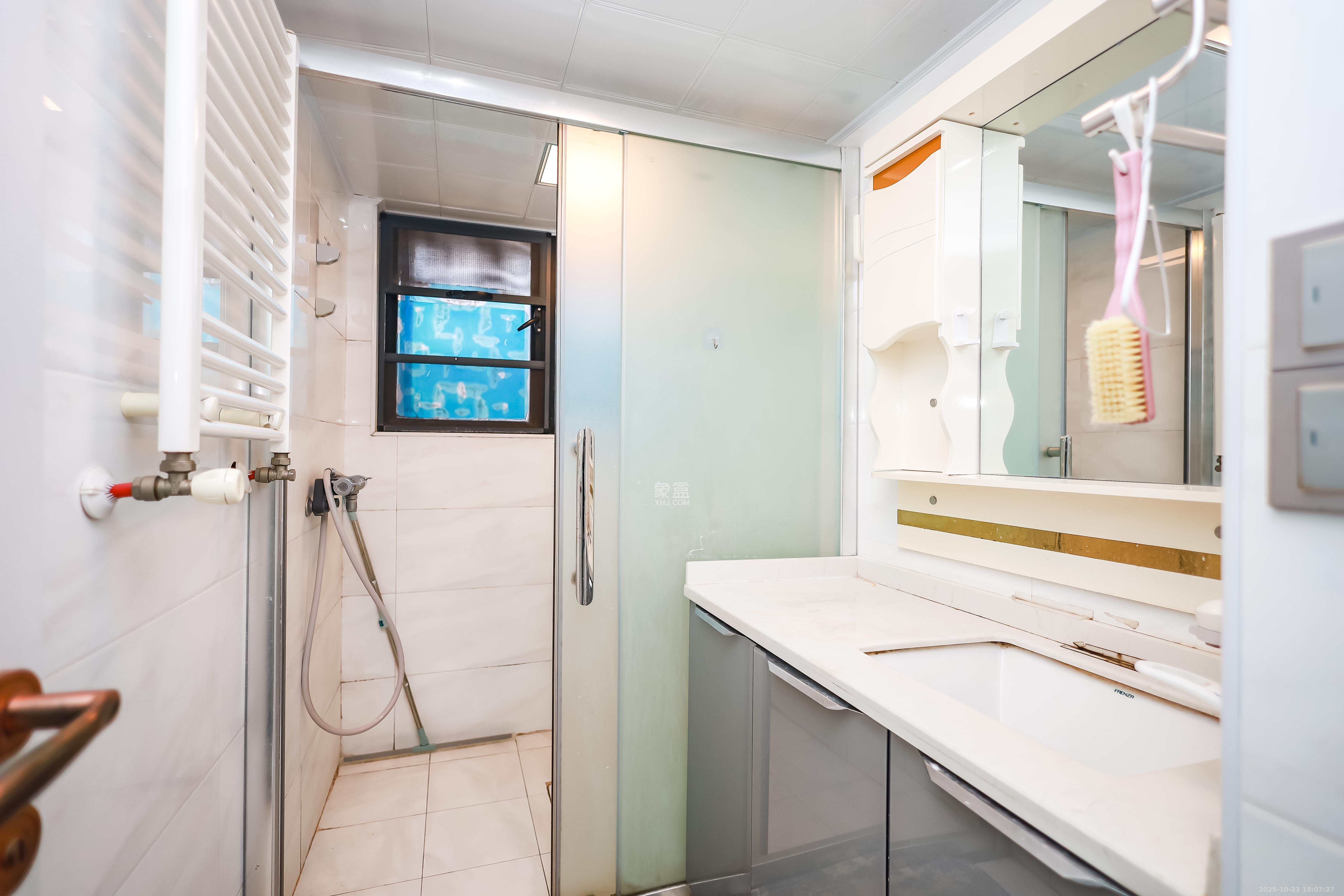 永祺西京  1室2厅1卫    122.0万 永祺西京  1室2厅1卫    122.0万卫生间