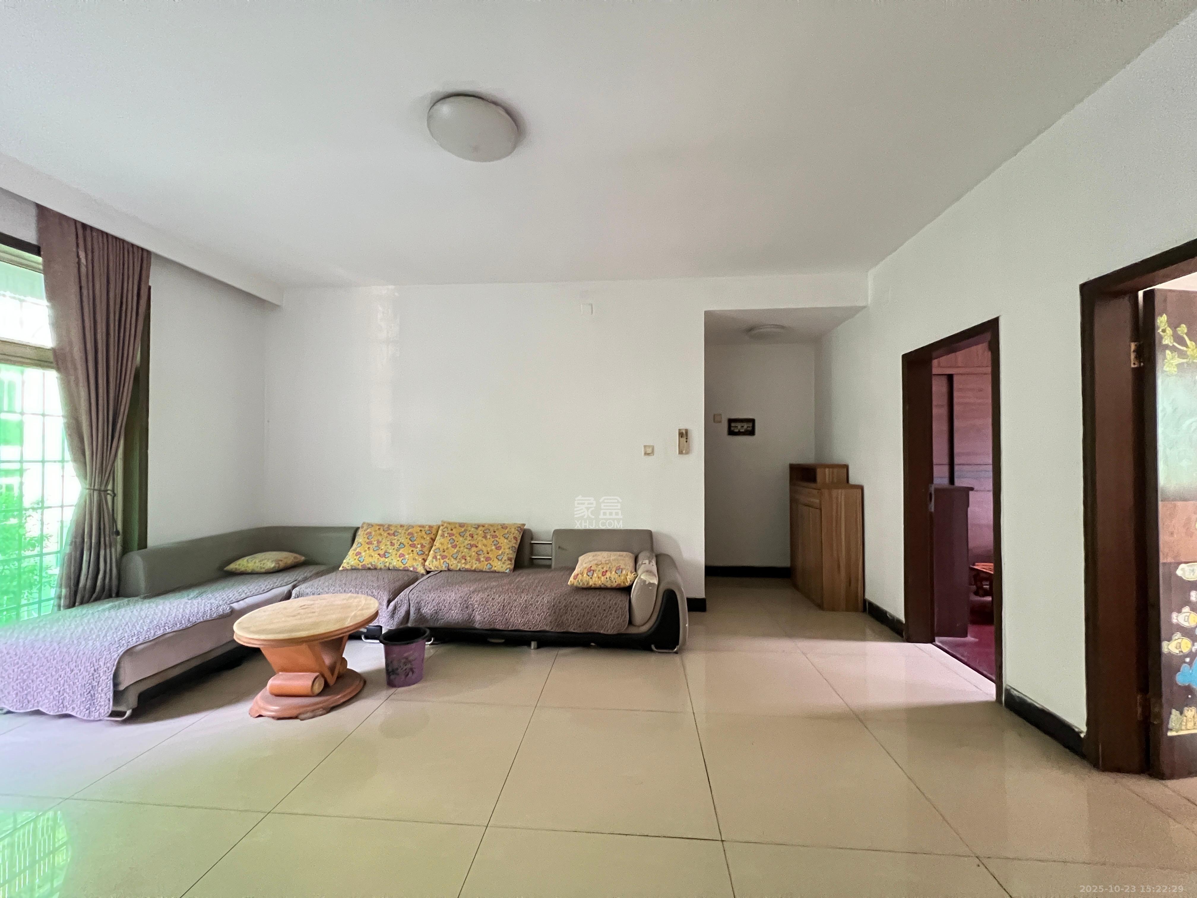 五一新村安置小区(永定社区、永兴社区、永祥社区)  3室1厅1卫    2000.0元/月 五一新村安置小区(永定社区、永兴社区、永祥社区)  3室1厅1卫    2000.0元/月室内图