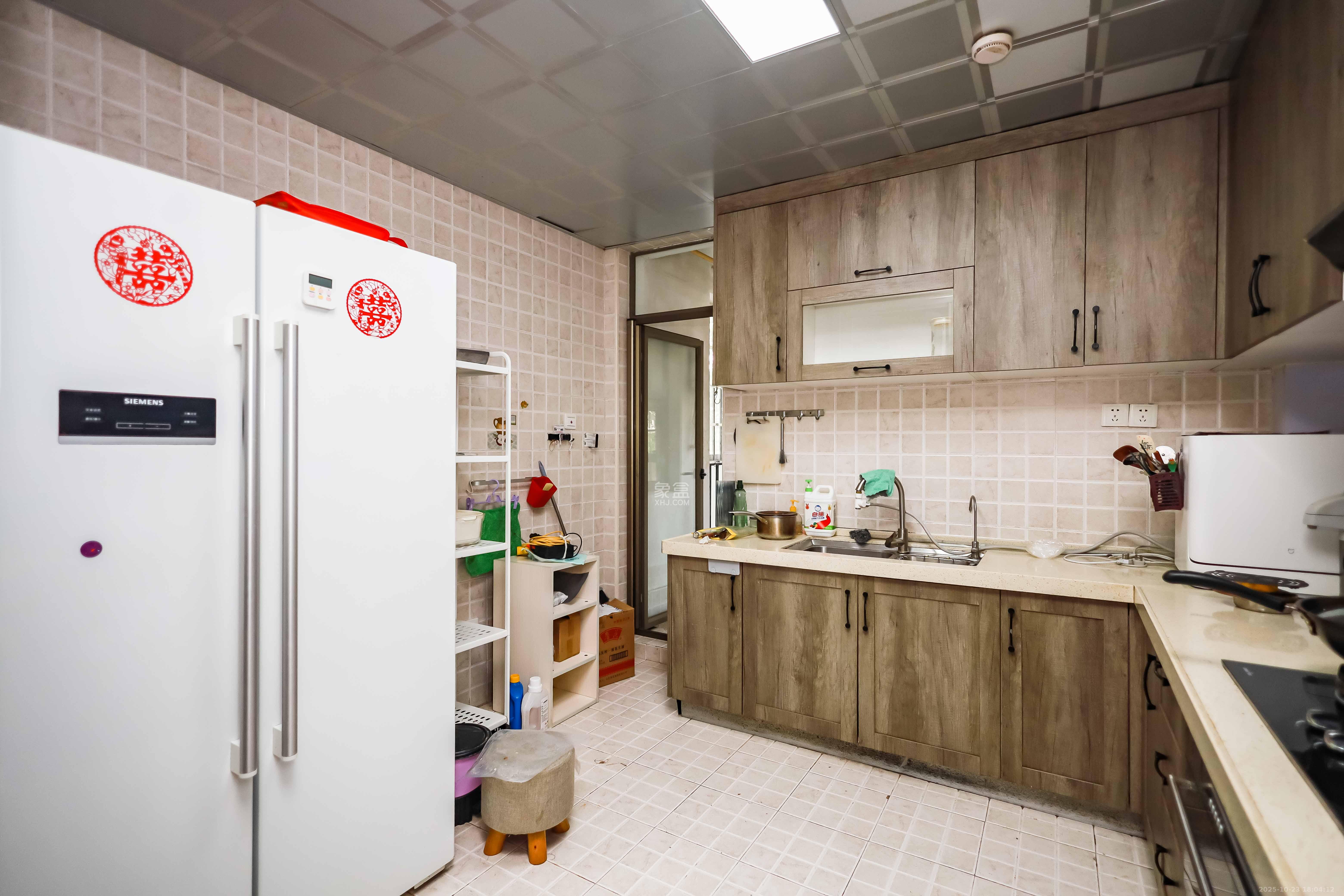 卓越蔚蓝海岸一期  3室2厅1卫    260.0万厨房