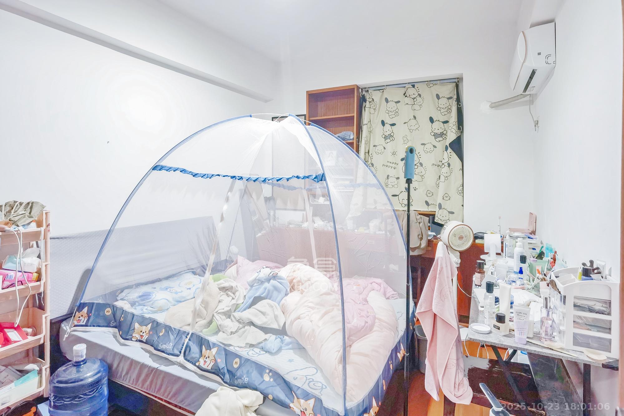 科技公寓  3室2厅2卫    128.8万卧室