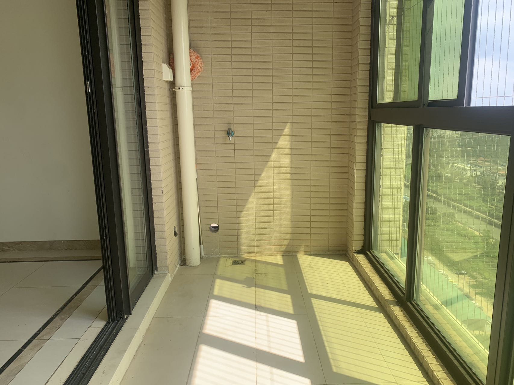 中海锦城  3室2厅2卫    158.0万 中海锦城  3室2厅2卫    158.0万客厅