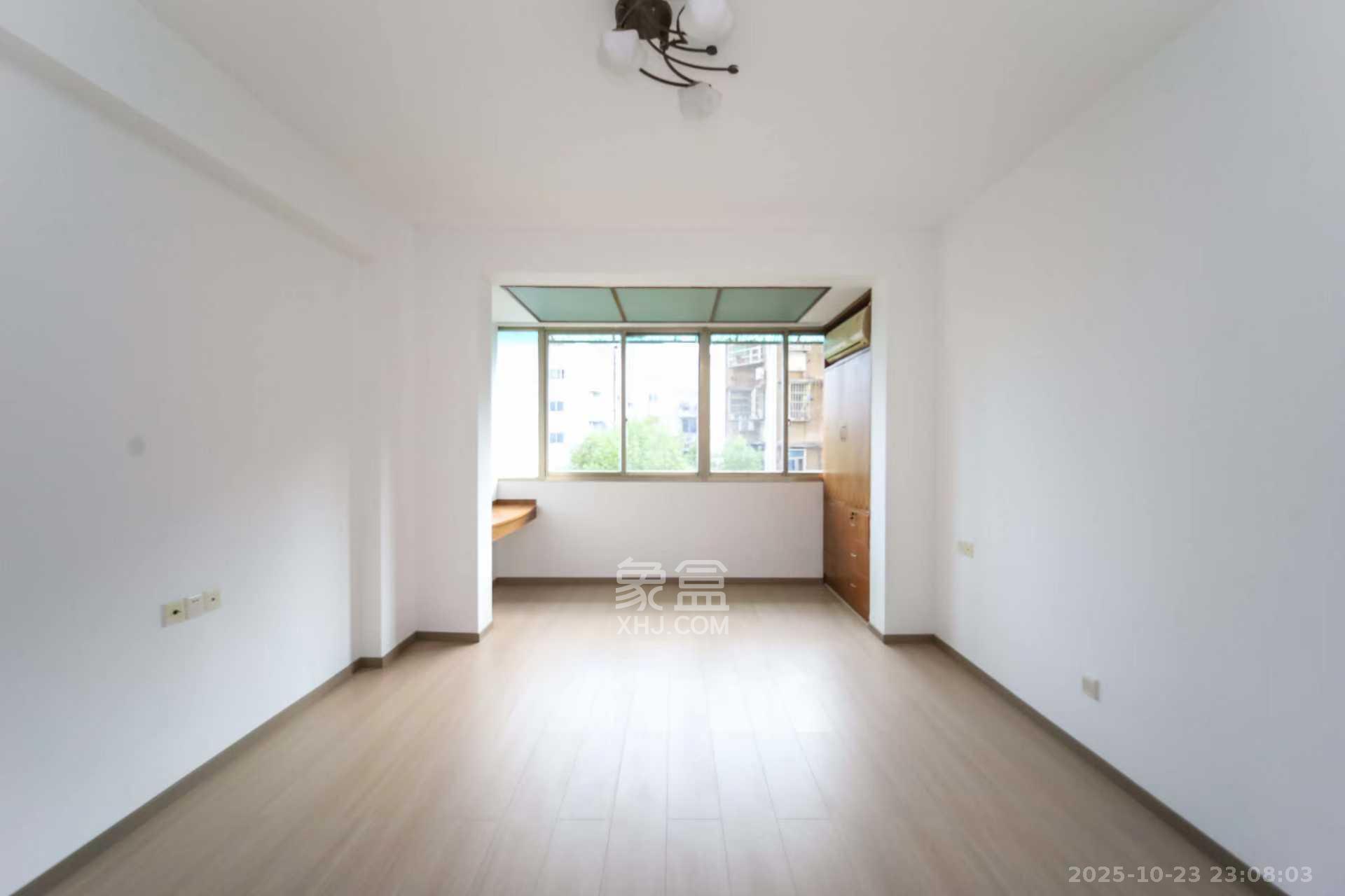 长沙市建筑工程质监站宿舍（质监局宿舍）  4室2厅2卫    3200.0元/月室内图