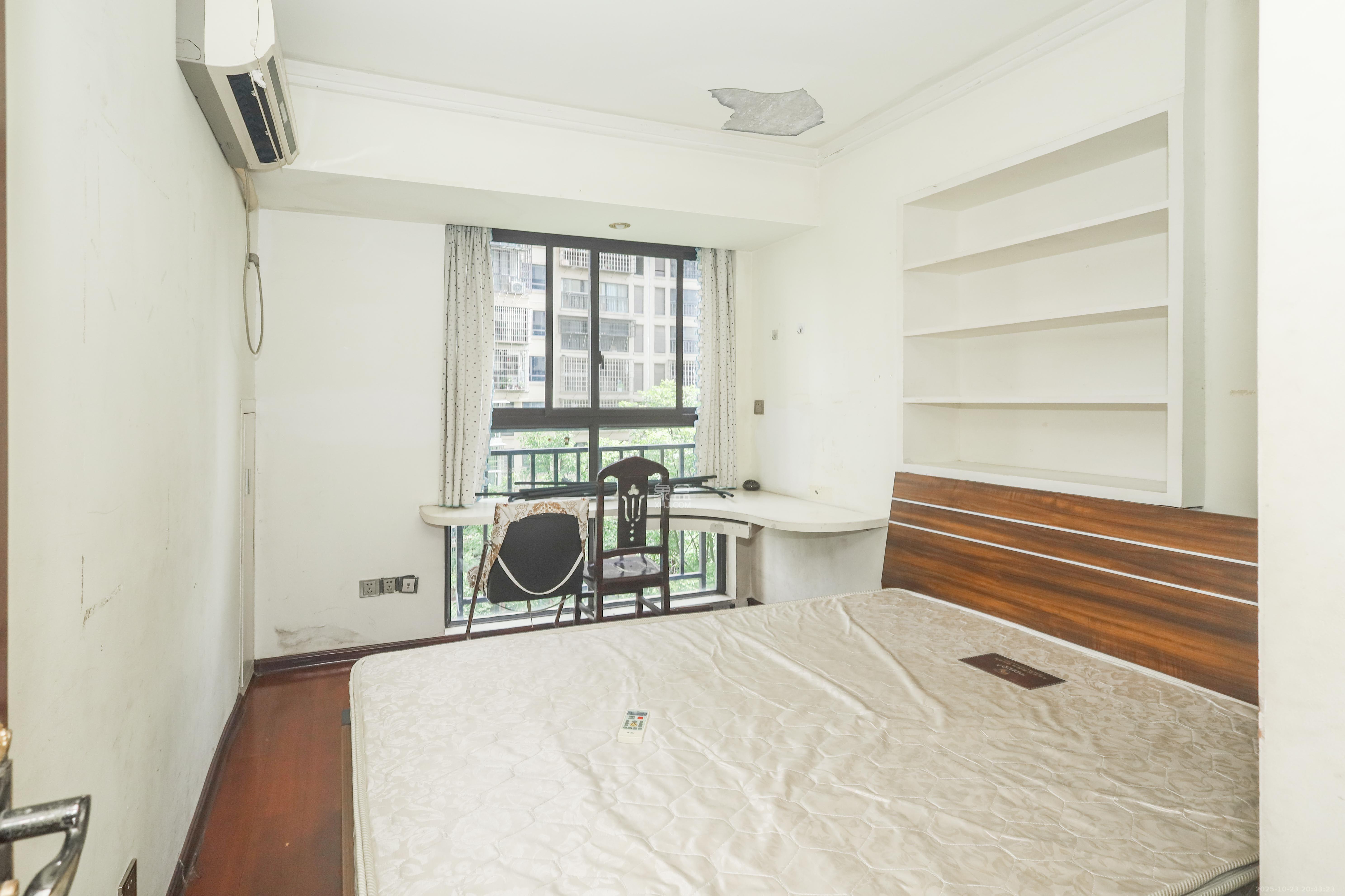 保利麓谷林语E区  3室2厅1卫    2400.0元/月室内图