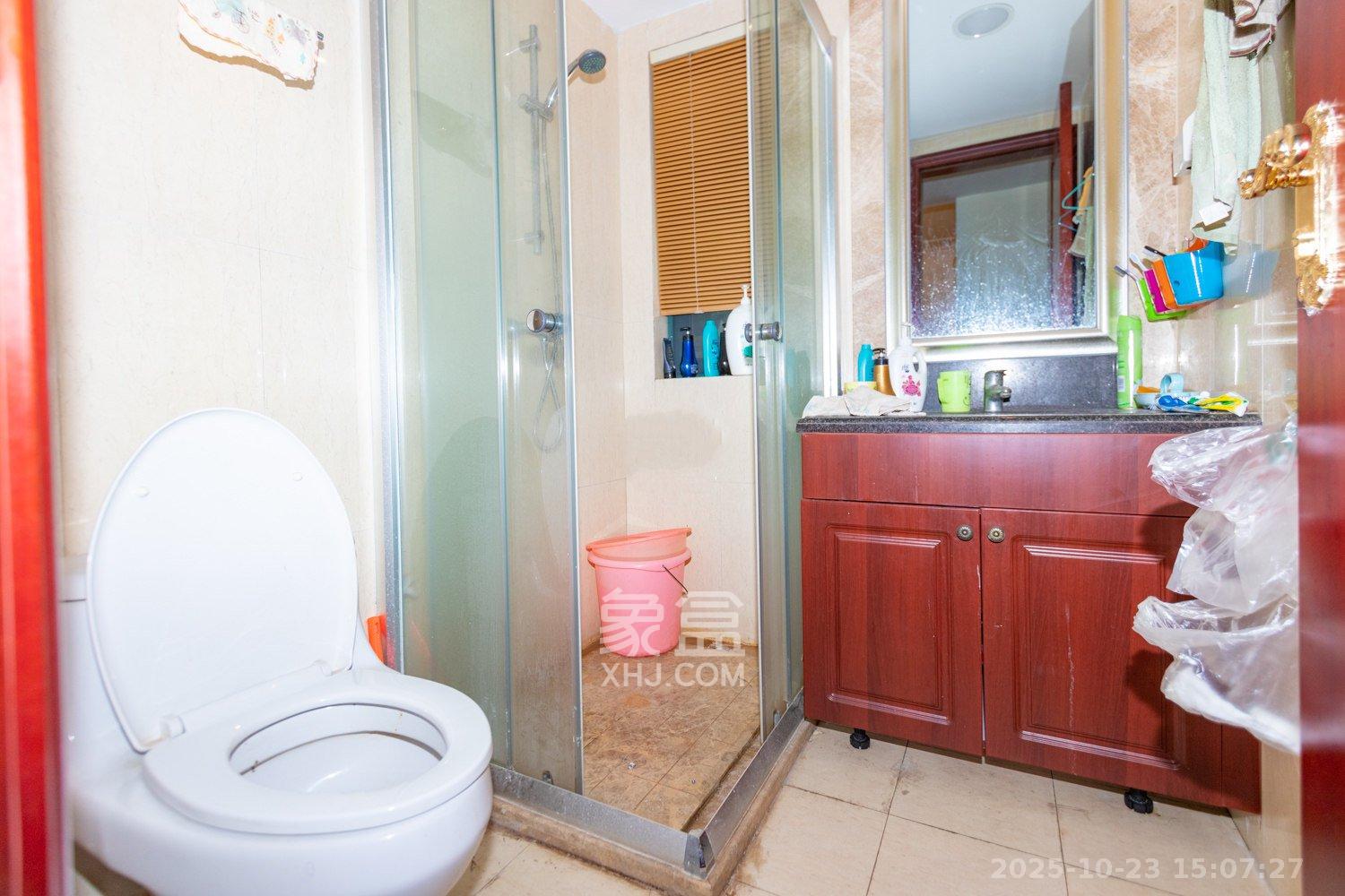 恒大城  2室1厅1卫    2000.0元/月 恒大城  2室1厅1卫    2000.0元/月室内图1