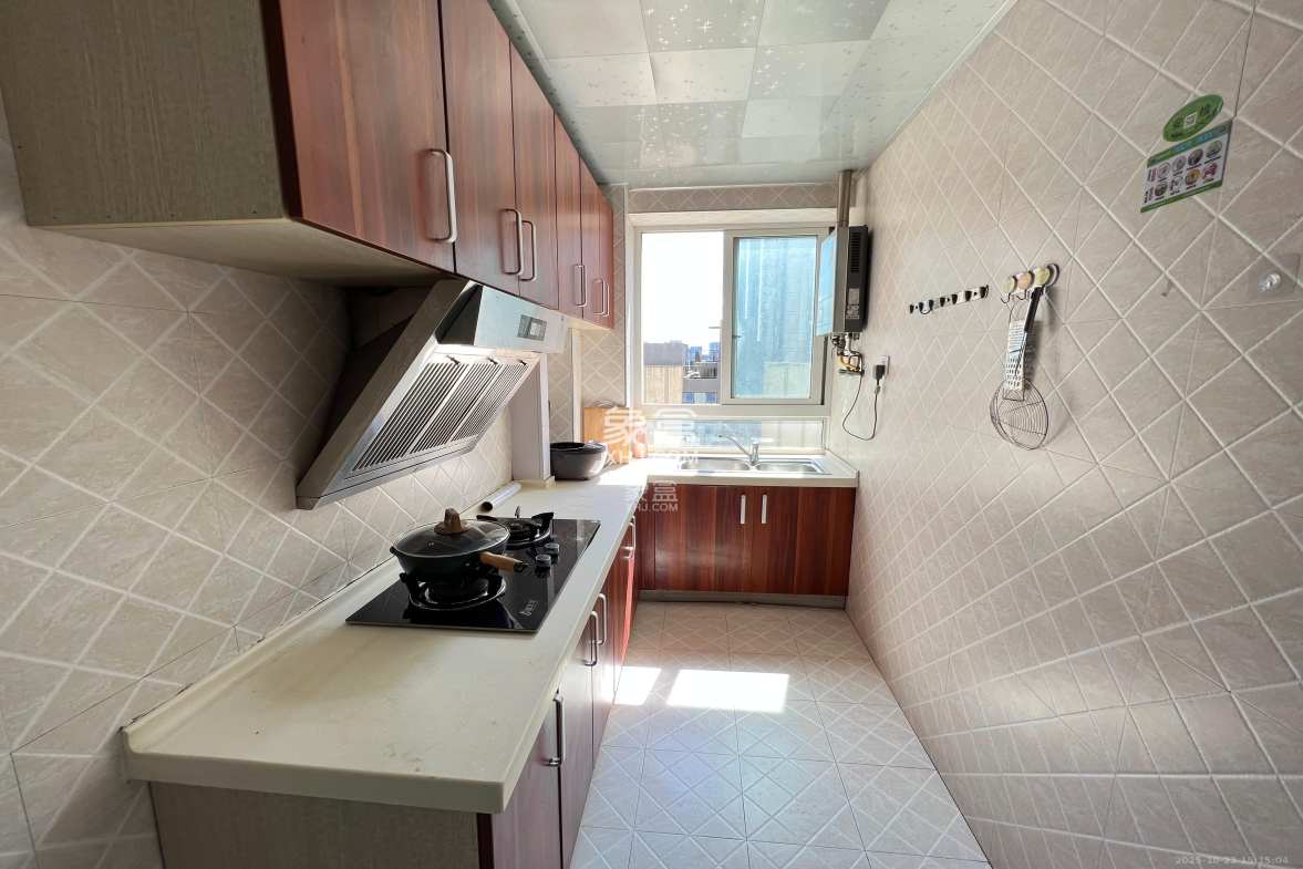 汇都公寓  4室1厅1卫    2400.0元/月 汇都公寓  4室1厅1卫    2400.0元/月室内图