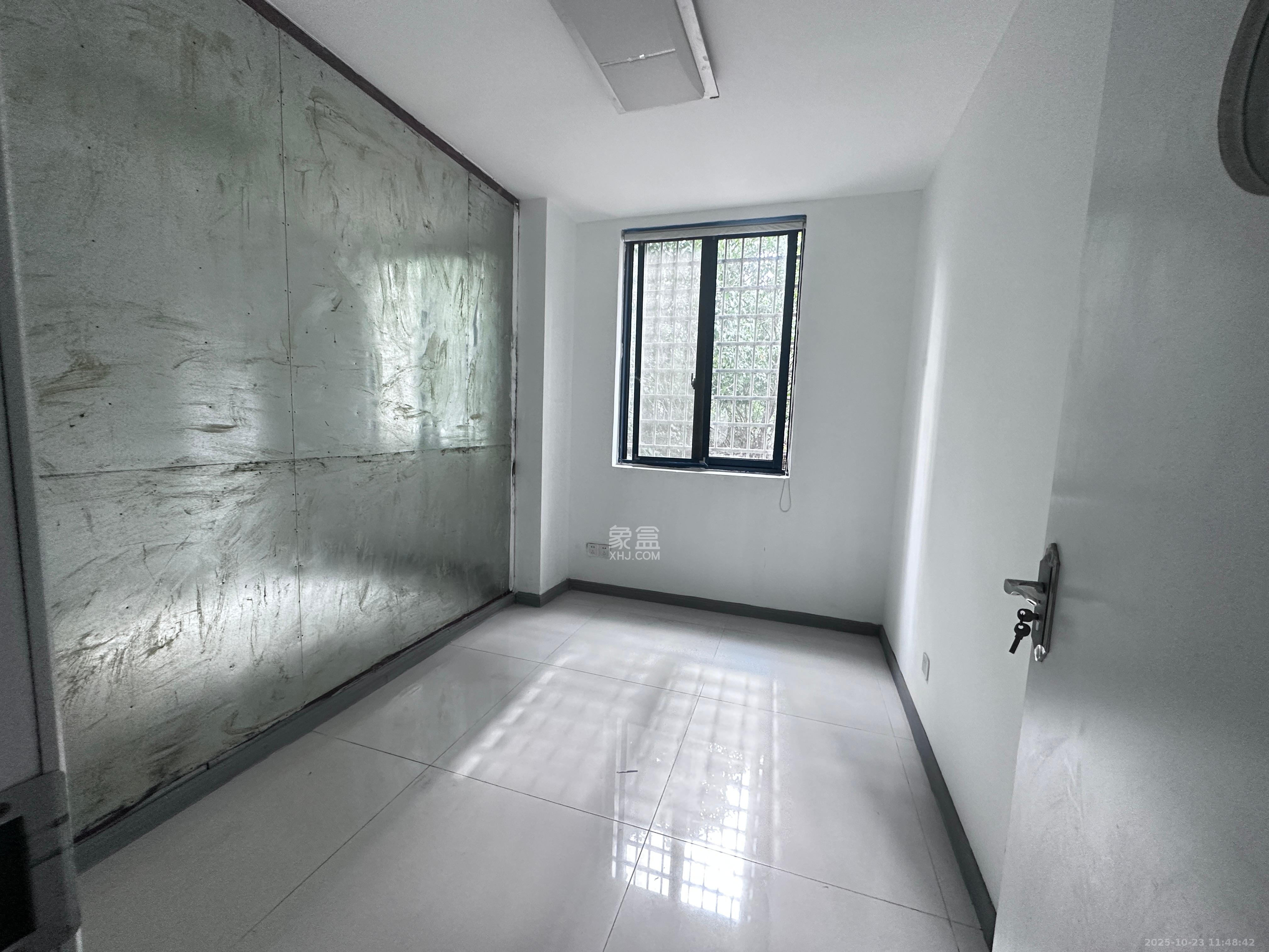 湘江世纪城聚江苑 3室2厅1卫 3000.0元/月 湘江世纪城聚江苑 3室2厅1卫 3000.0元/月室内图