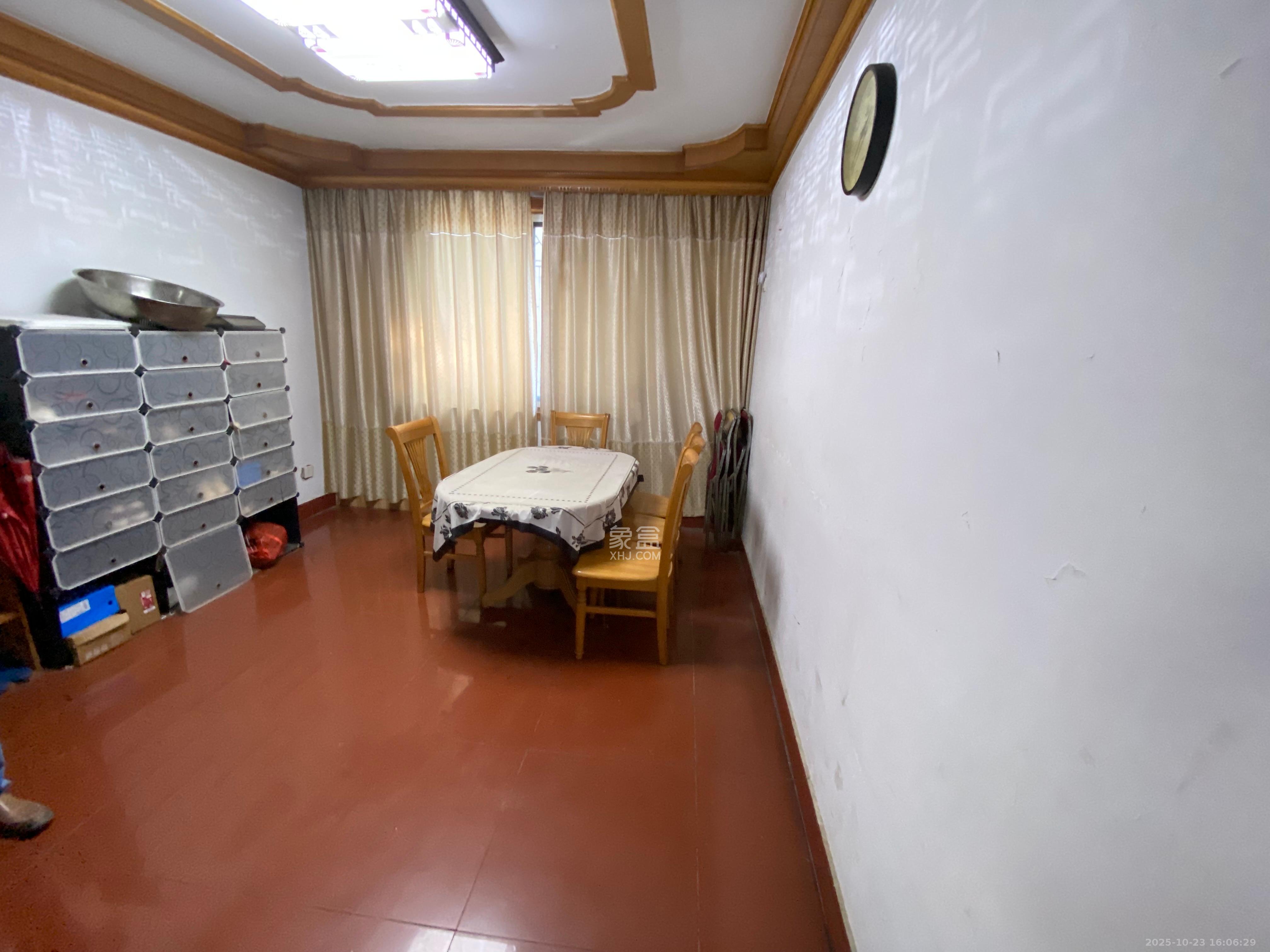 鸿园小区  3室2厅1卫    2700.0元/月 鸿园小区  3室2厅1卫    2700.0元/月室内图