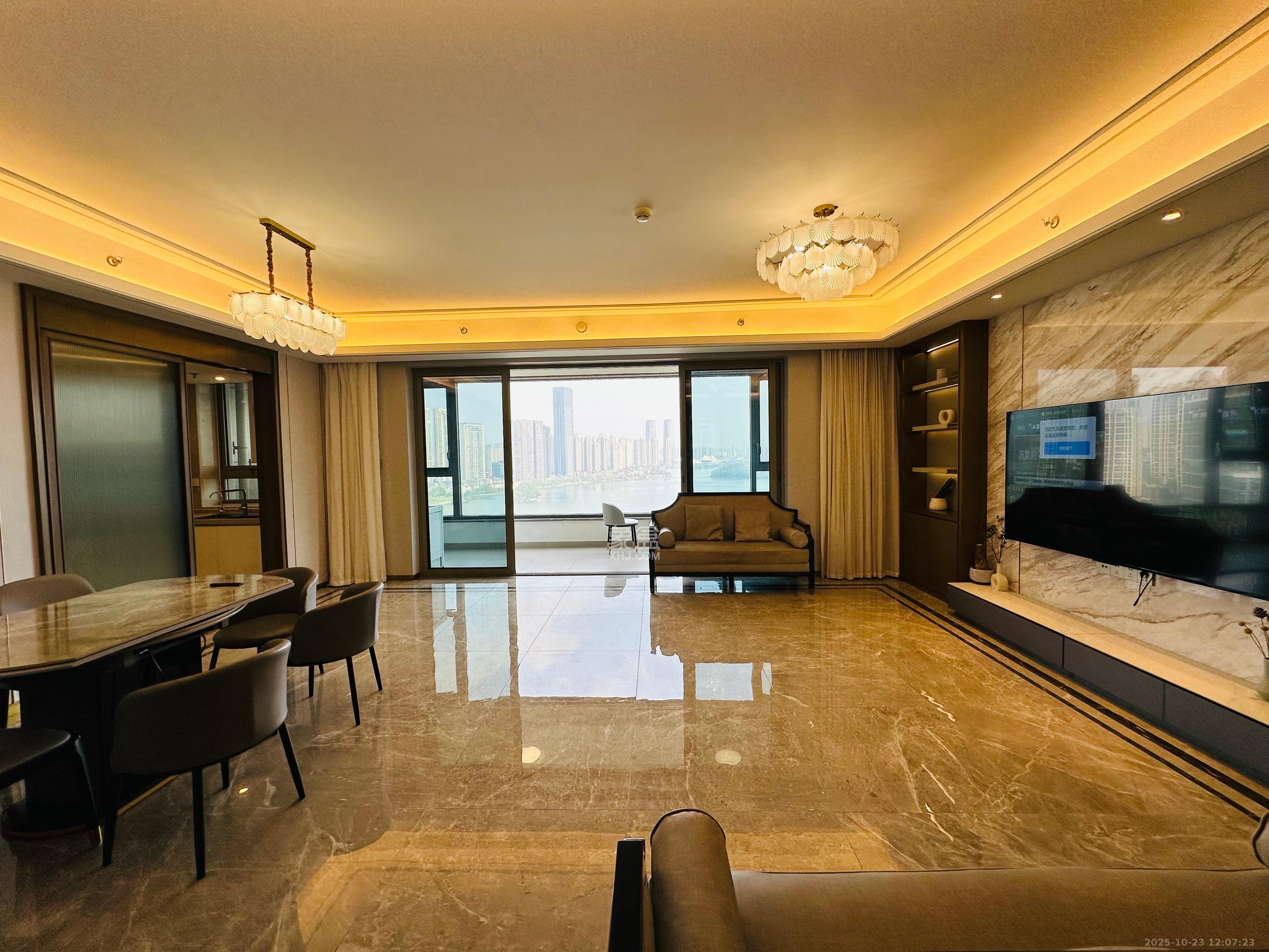 梅溪湖金茂湾  4室2厅3卫    10000.0元/月