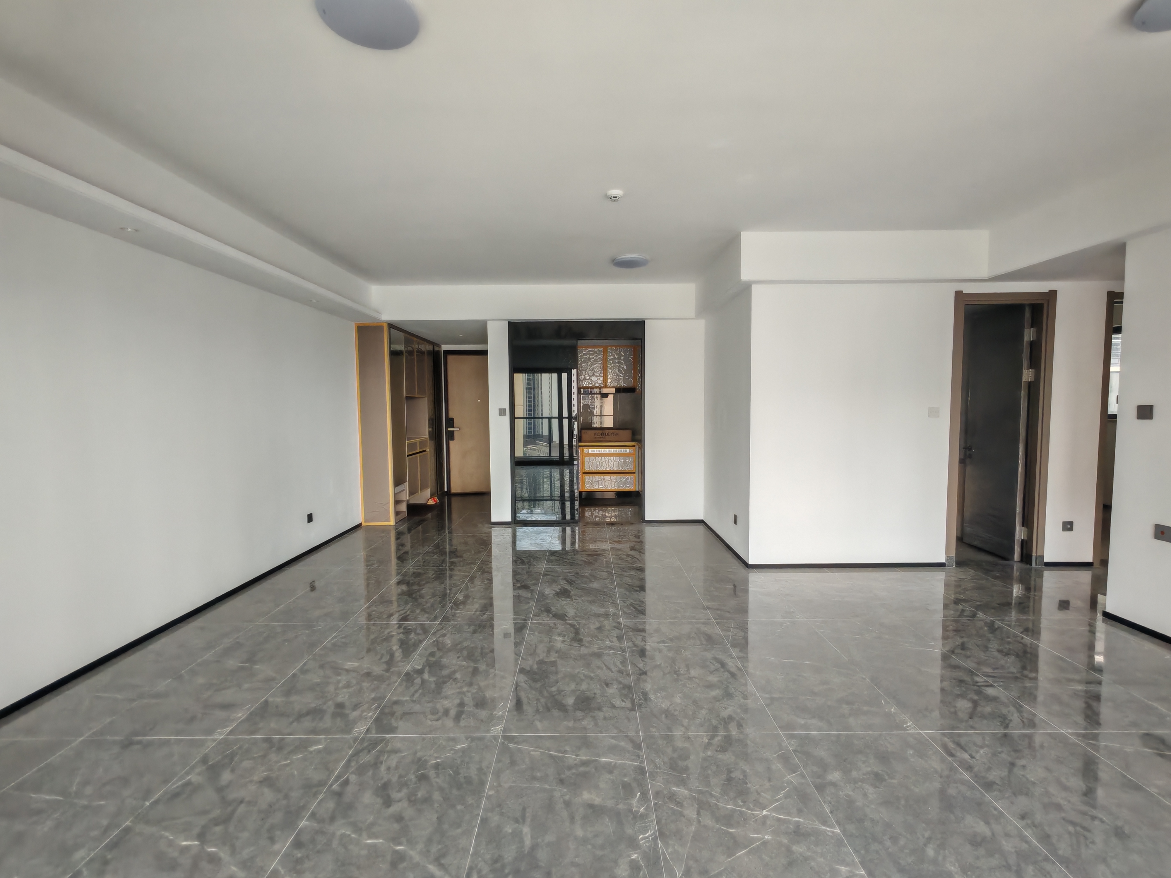 中海明德里  3室2厅1卫    4200.0元/月室内图