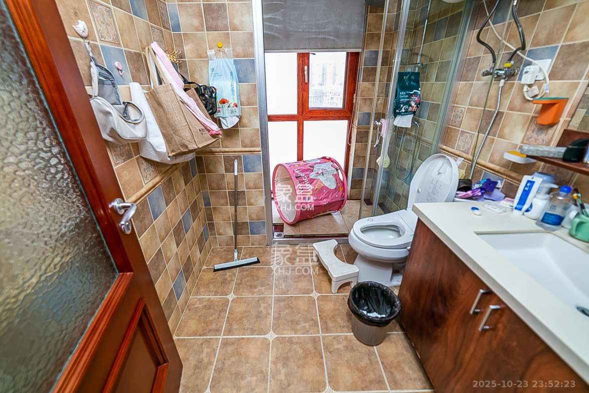 第六都(陆都小区)  4室2厅2卫    320.0万 第六都(陆都小区)  4室2厅2卫    320.0万卫生间