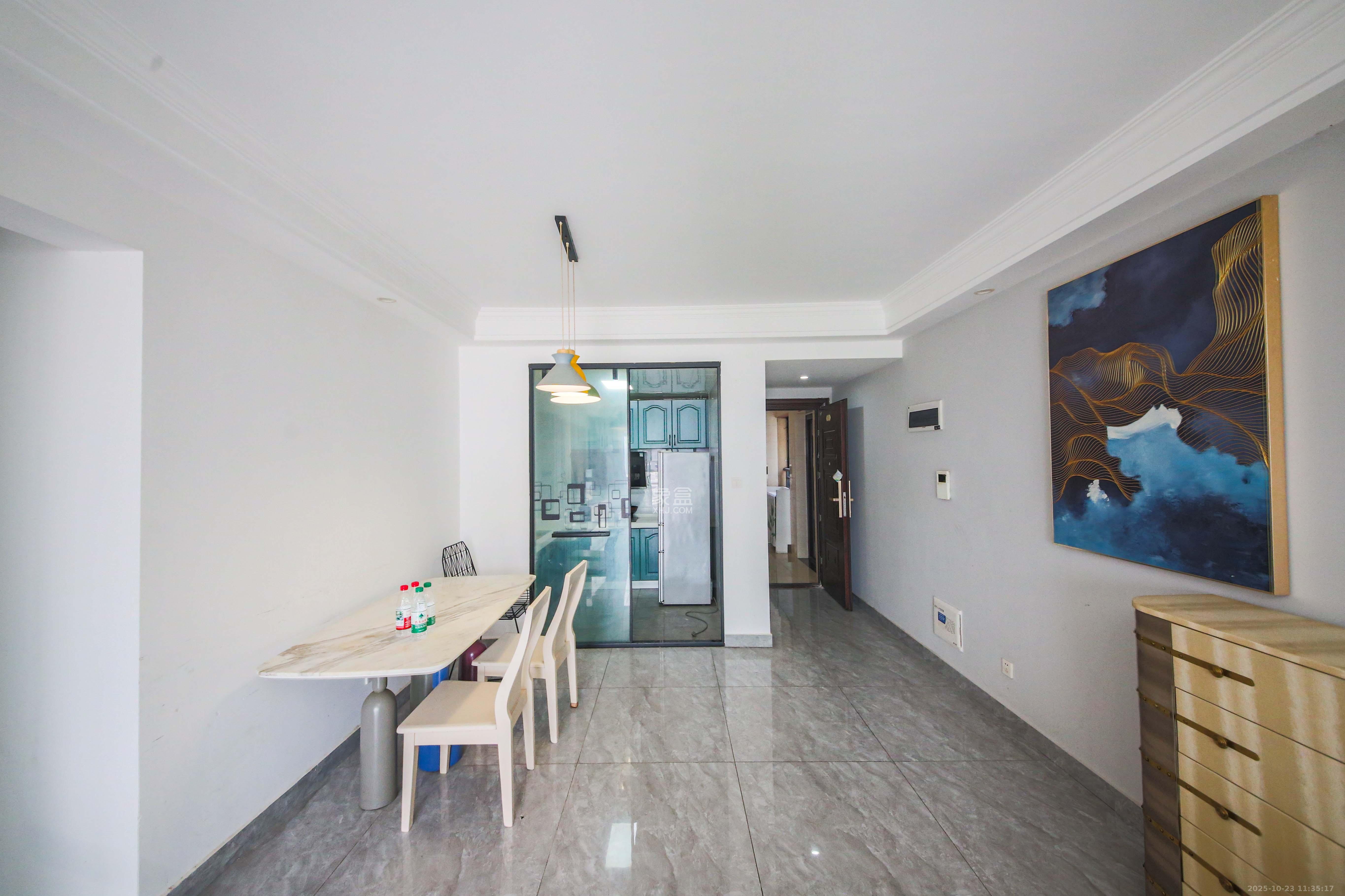 轻盐阳光CEO(轻盐雅苑)(轻奢时代) 3室2厅2卫 95.0万 轻盐阳光CEO(轻盐雅苑)(轻奢时代) 3室2厅2卫 95.0万客厅