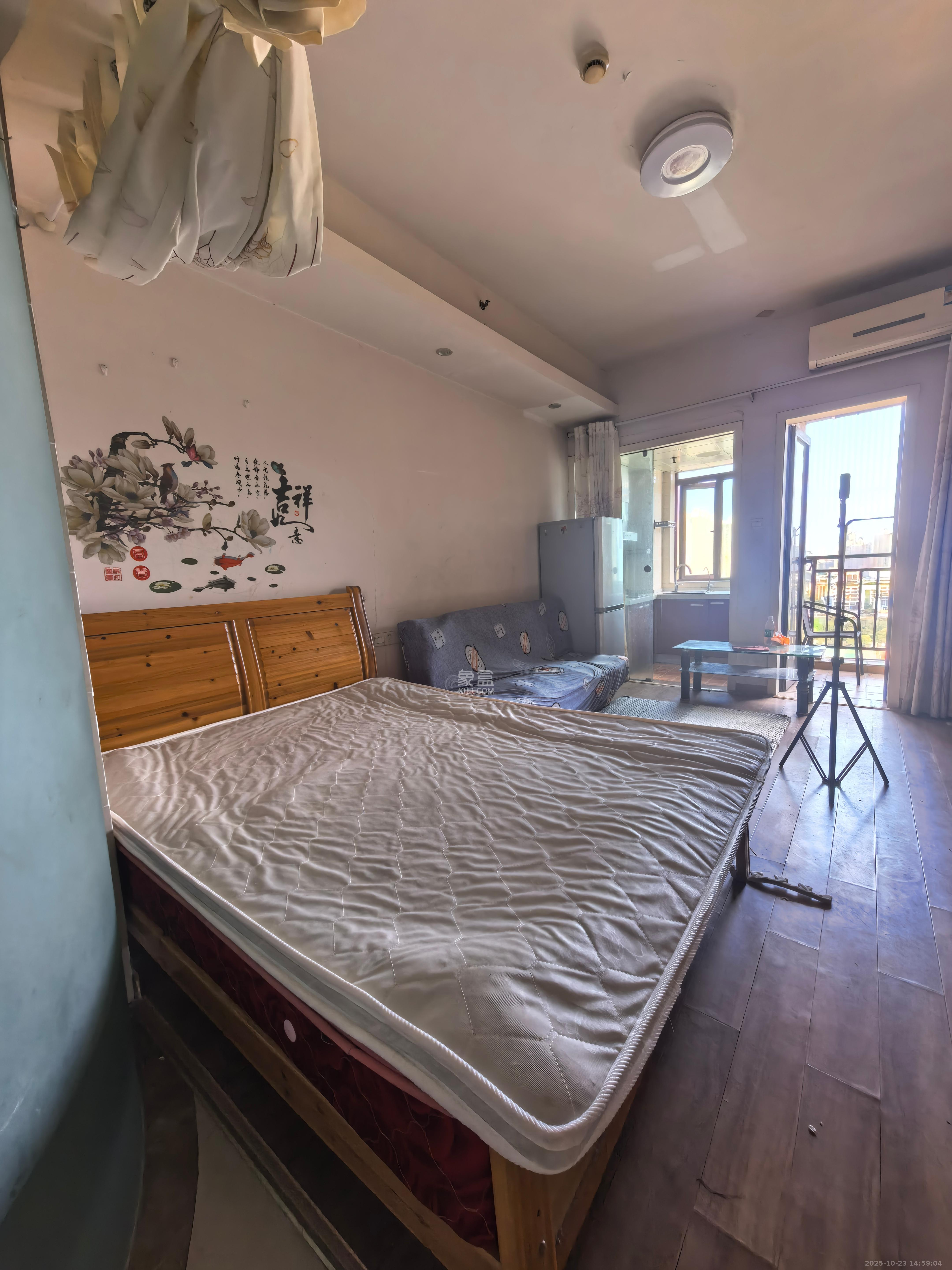 水岸世景  1室1厅1卫    1000.0元/月 水岸世景  1室1厅1卫    1000.0元/月