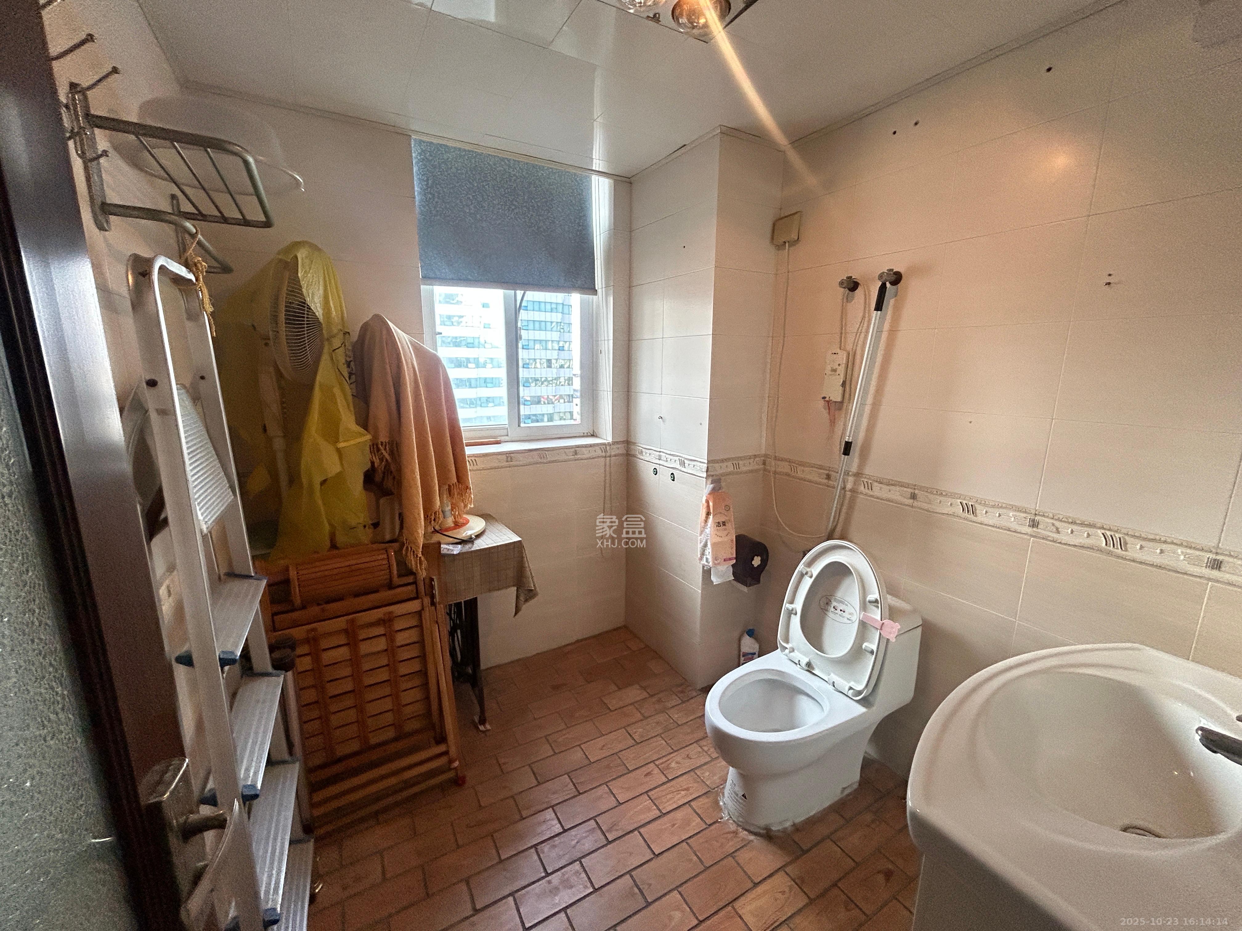 新世纪花苑  3室1厅2卫    4000.0元/月室内图