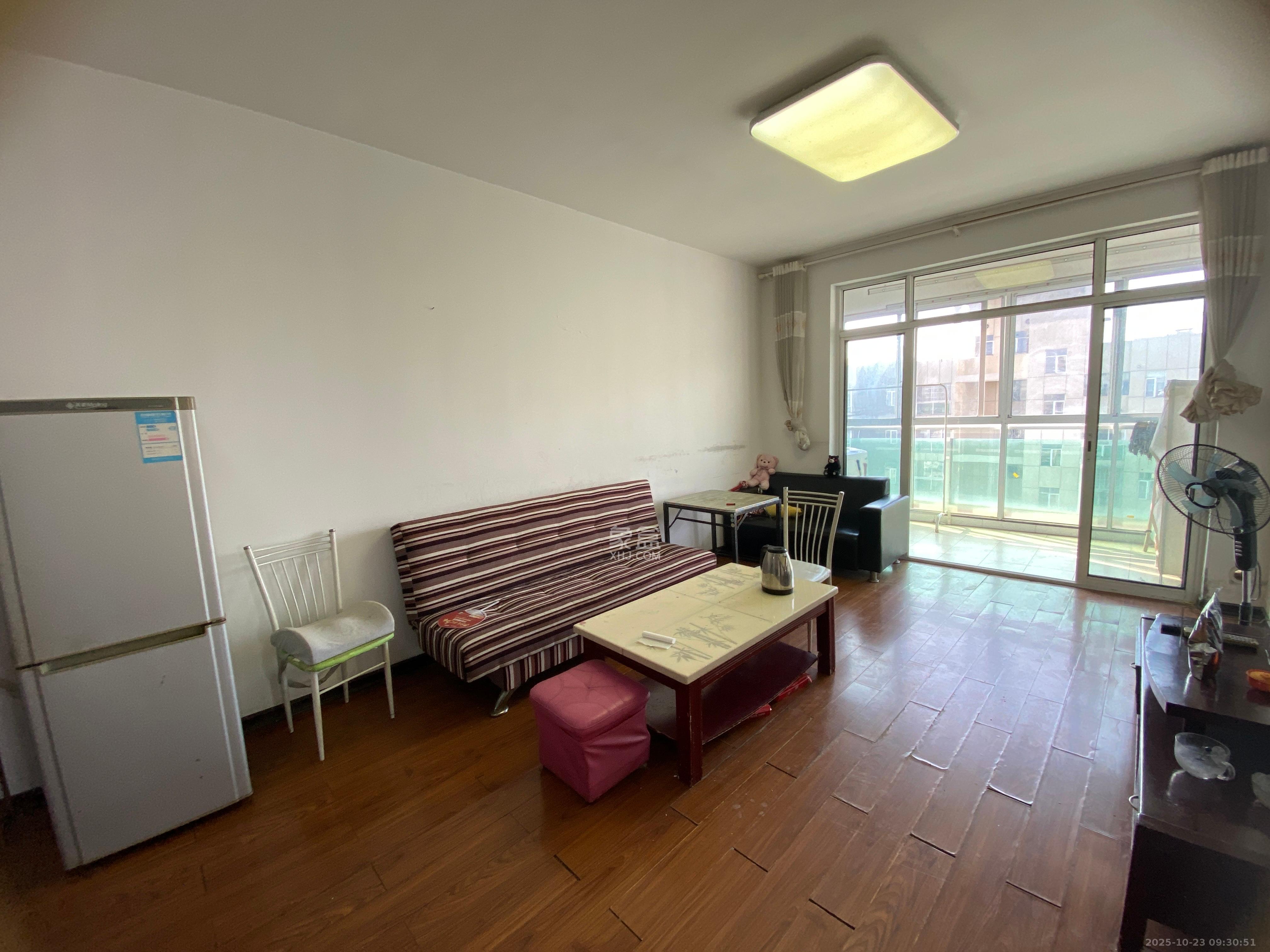 湘麓国际  2室2厅1卫    2000.0元/月