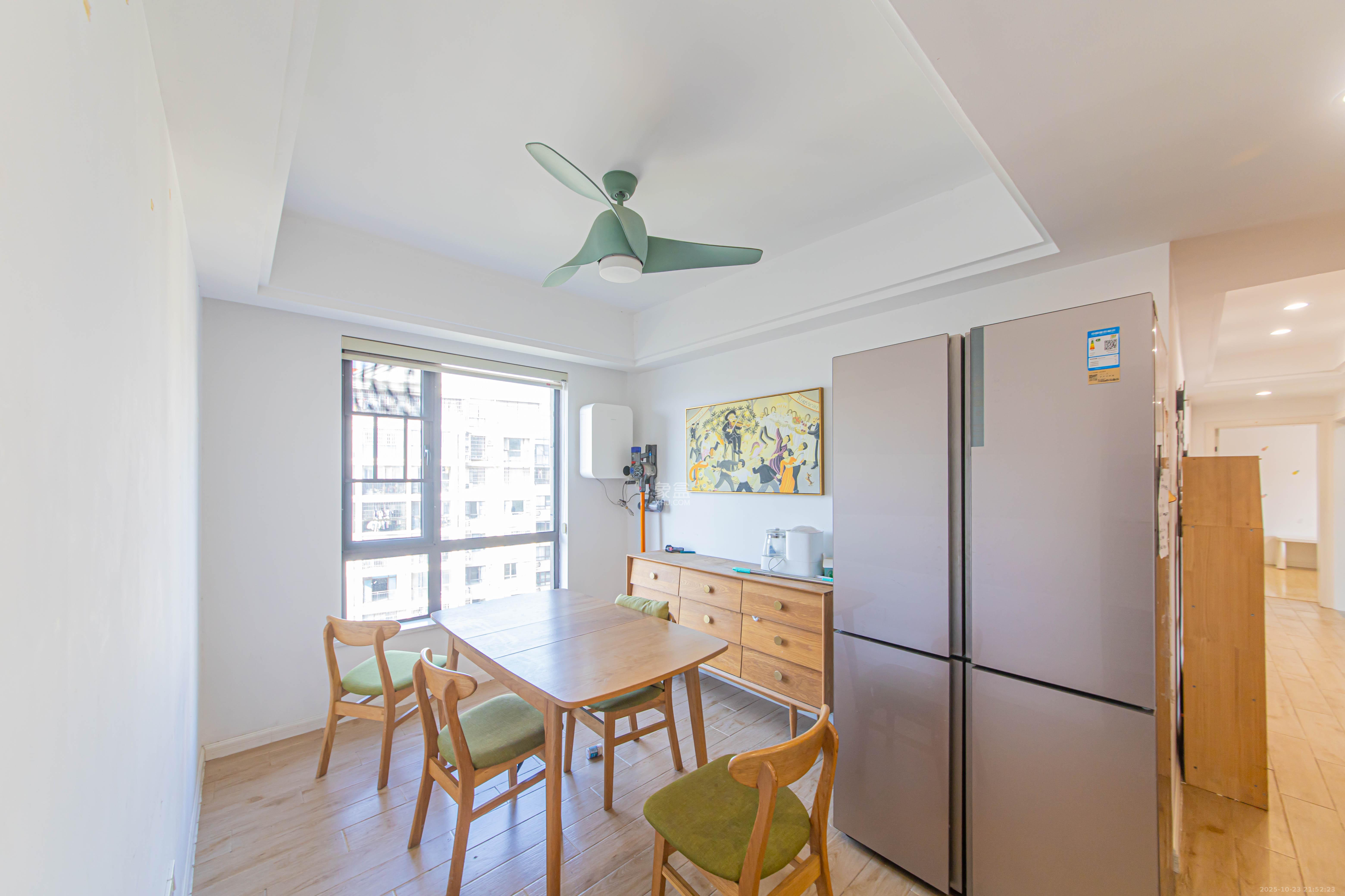 鑫远悦城（鑫远悦时代）  4室2厅2卫    108.0万客厅