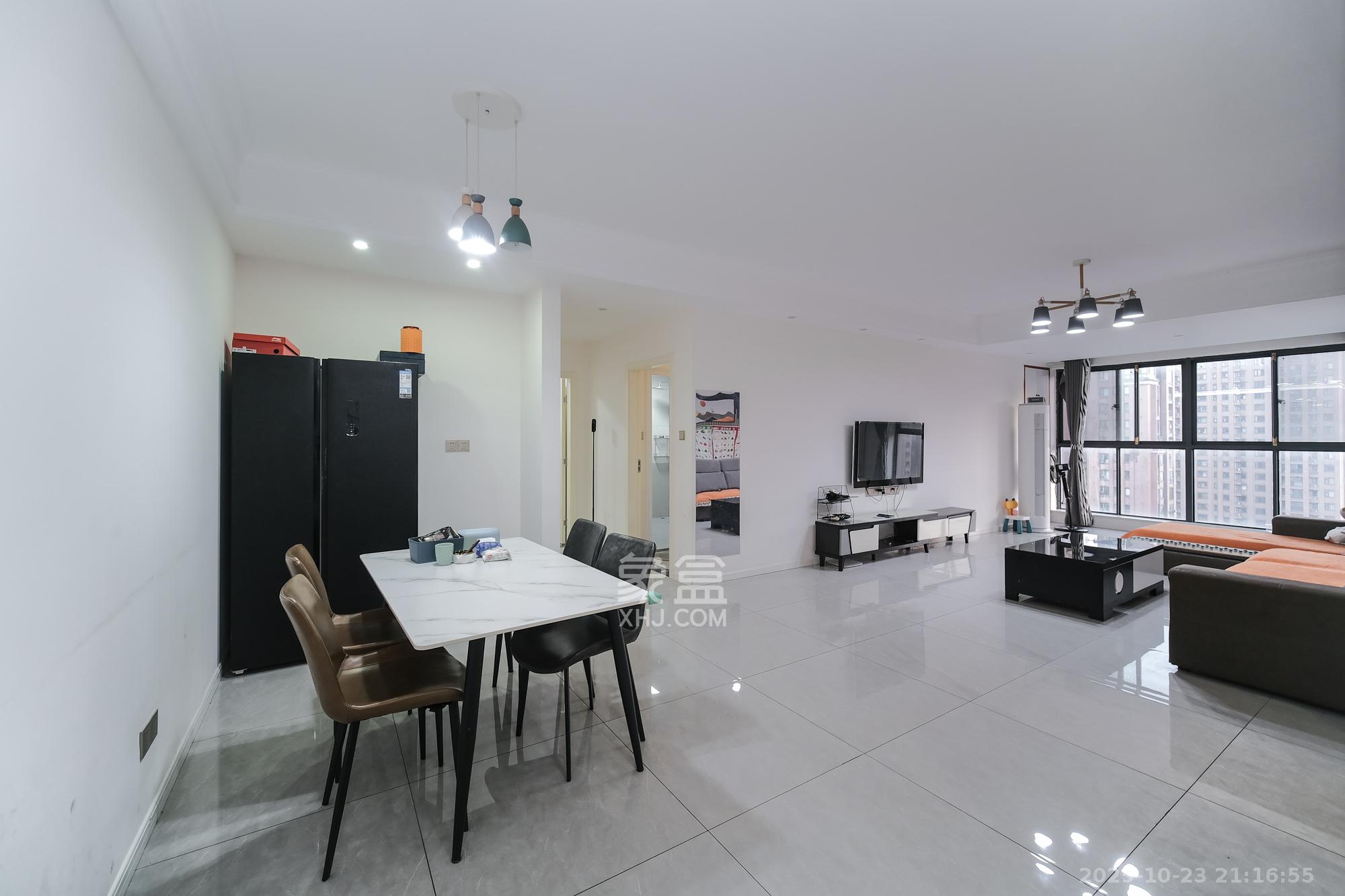 三一街区  3室2厅2卫    92.8万其他