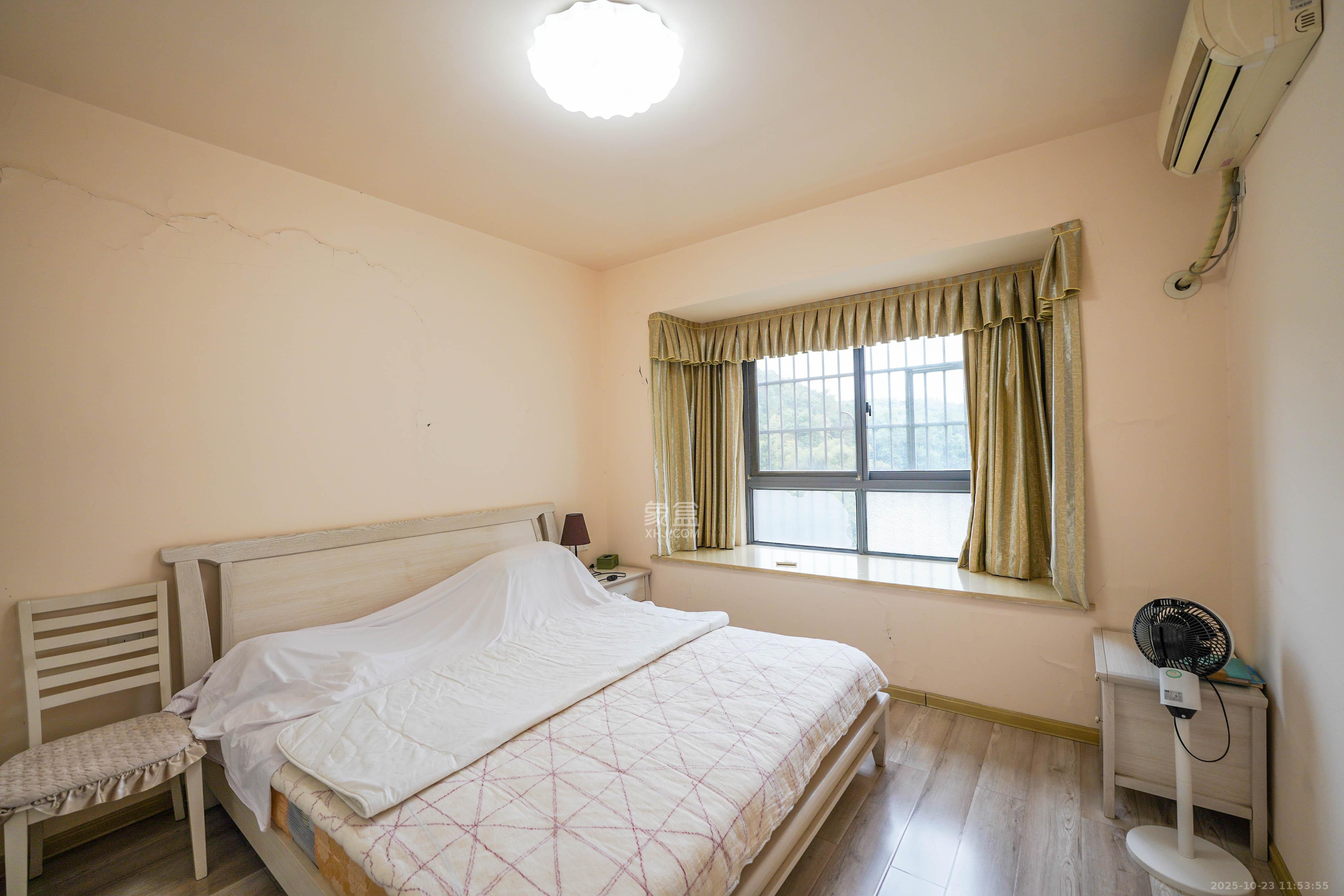 山水嘉园  3室2厅1卫    55.0万卧室