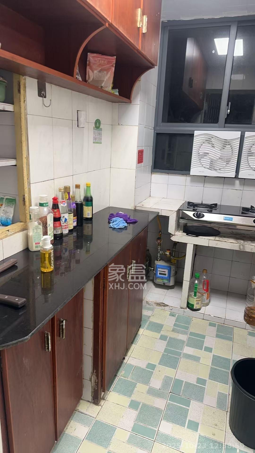 西牌楼社区 1室1厅1卫 1500.0元/月 西牌楼社区 1室1厅1卫 1500.0元/月室内图