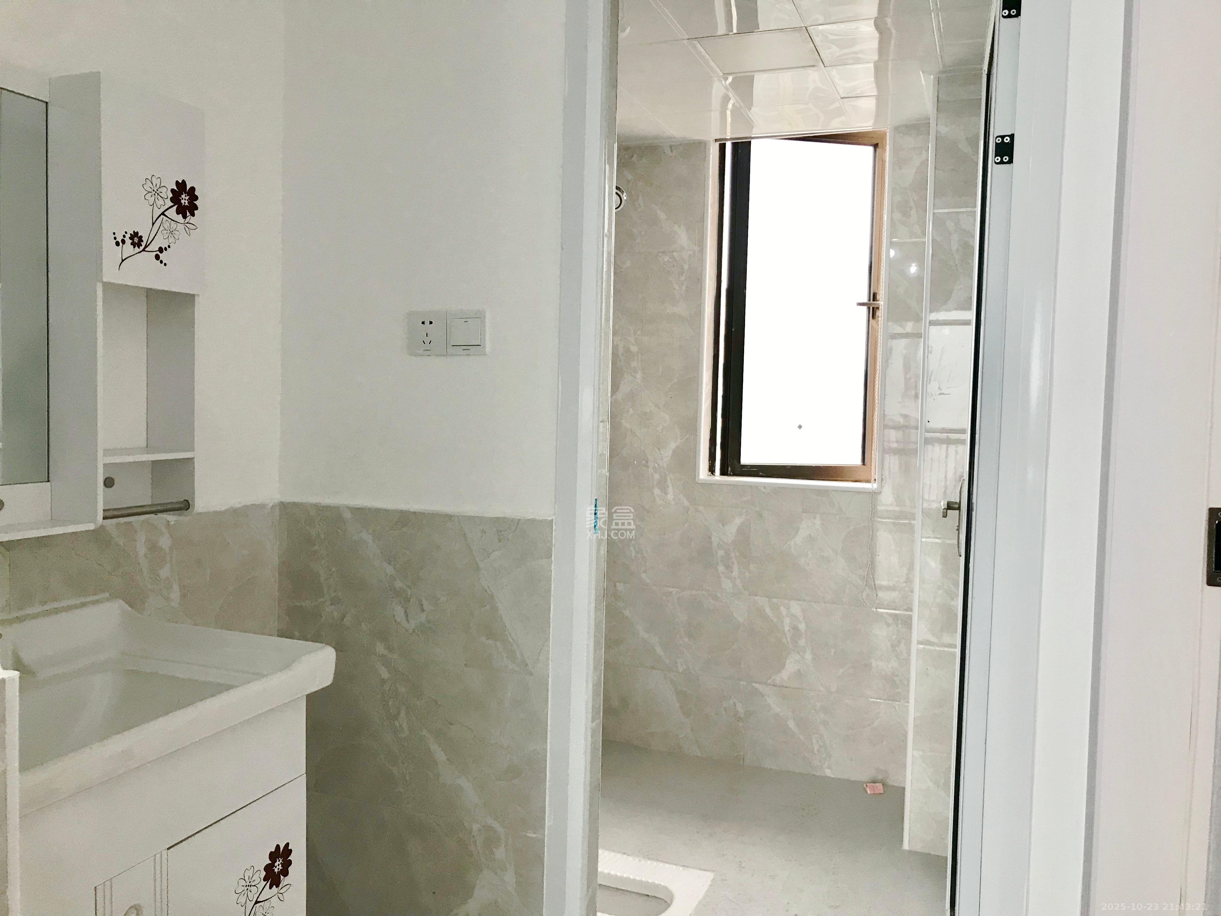 保利西海岸B区  3室2厅1卫    2900.0元/月 保利西海岸B区  3室2厅1卫    2900.0元/月室内图