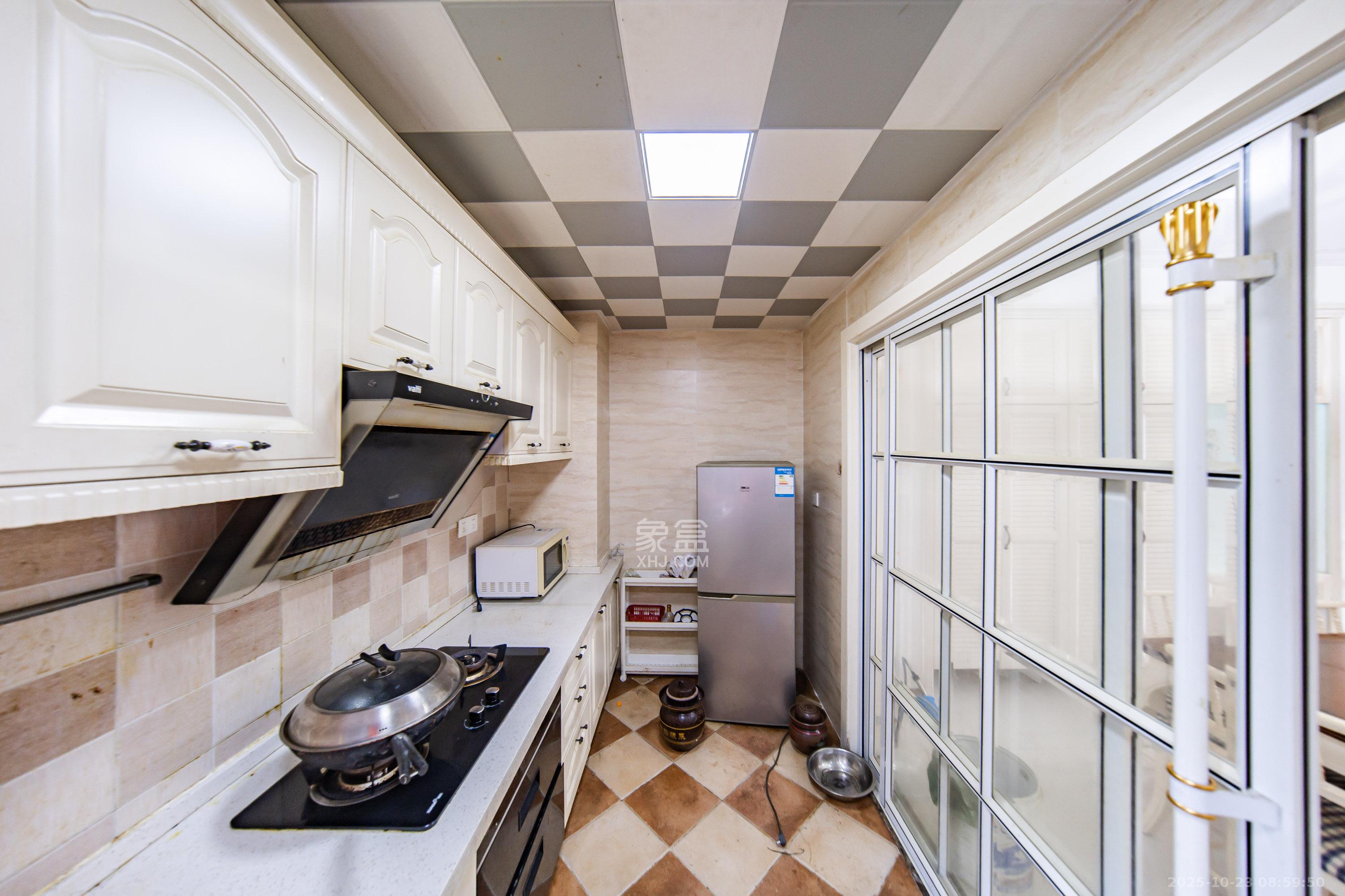 洋湖18克拉(旷远洋湖18克拉) 4室2厅2卫 3500.0元/月 洋湖18克拉(旷远洋湖18克拉) 4室2厅2卫 3500.0元/月室内图