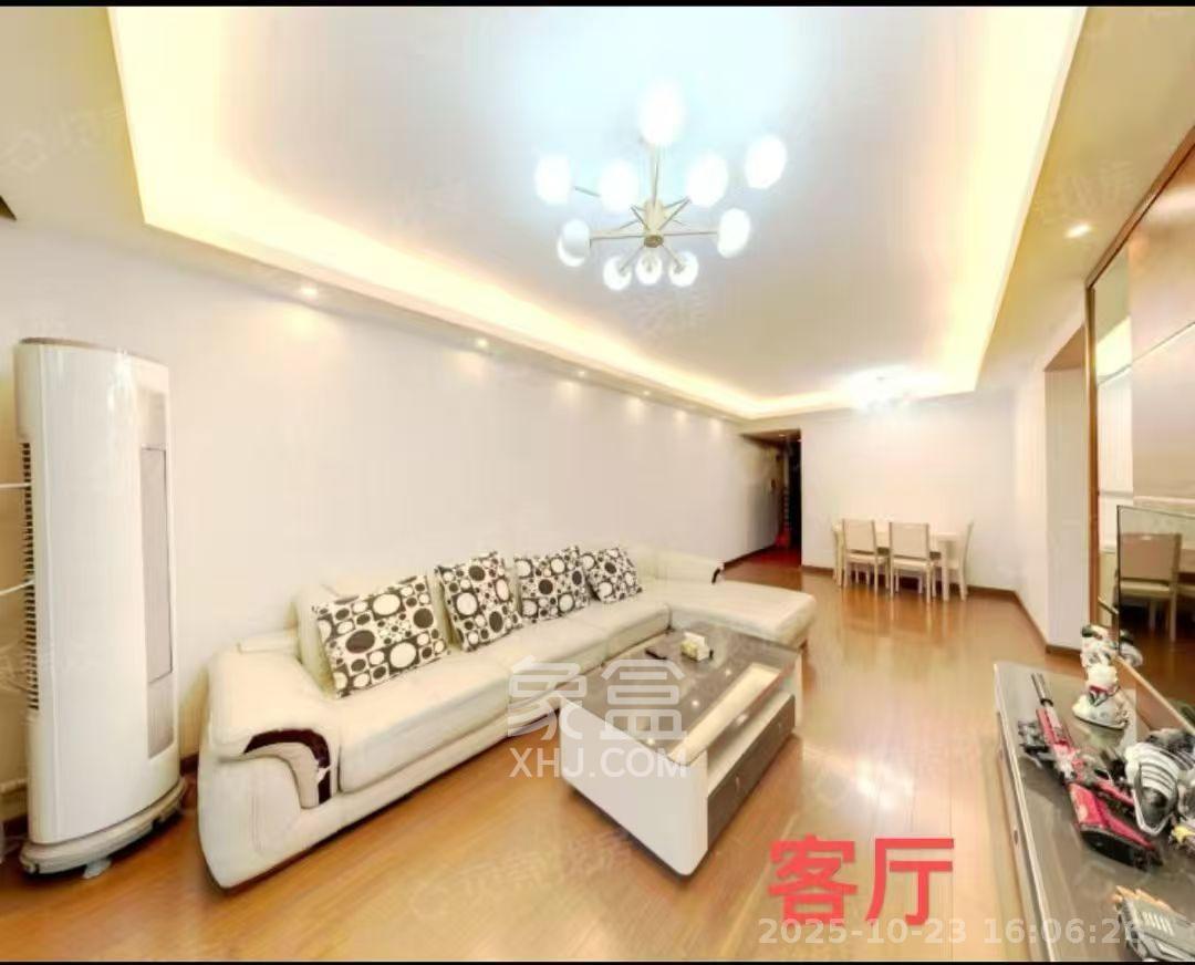 万科城  1室2厅1卫    2300.0元/月室内图1