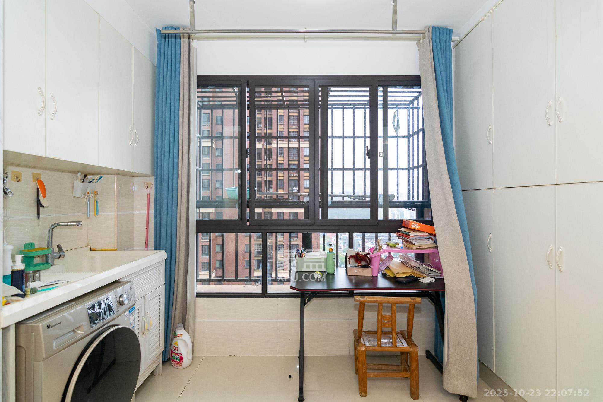 新城国际花都 3室2厅1卫 56.8万 新城国际花都 3室2厅1卫 56.8万阳台