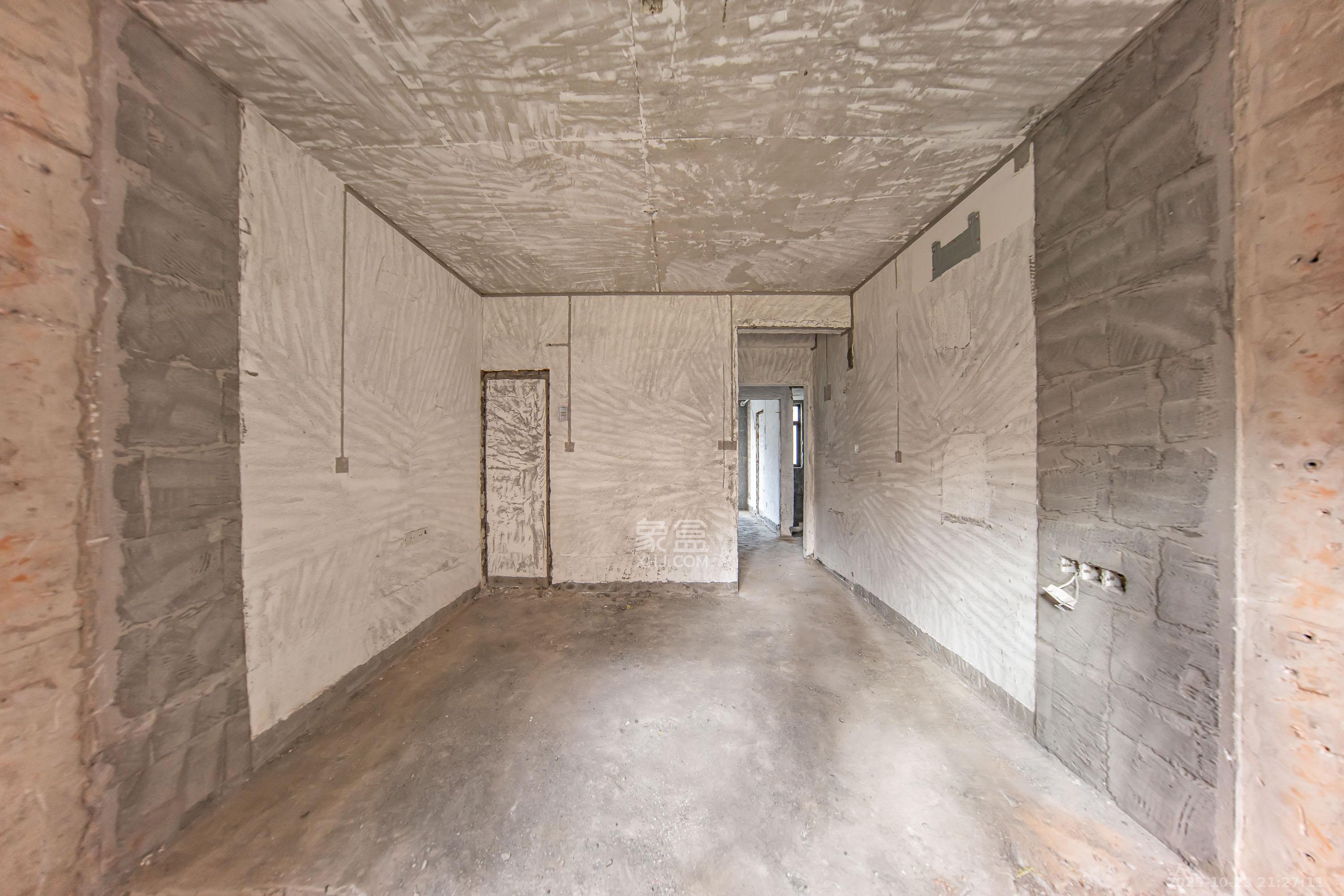 江山帝景哈佛  5室2厅2卫    103.8万卧室