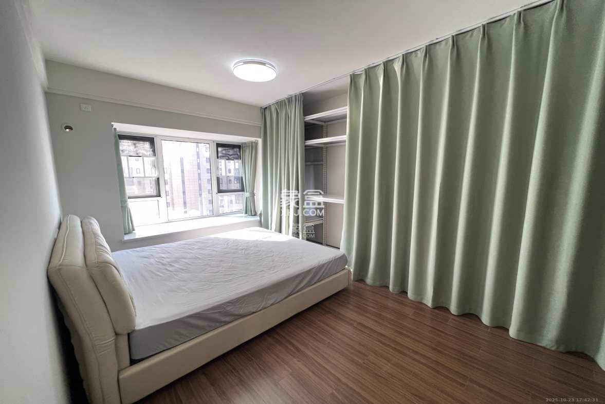 保利香槟国际 4室2厅2卫 2200.0元/月 保利香槟国际 4室2厅2卫 2200.0元/月室内图